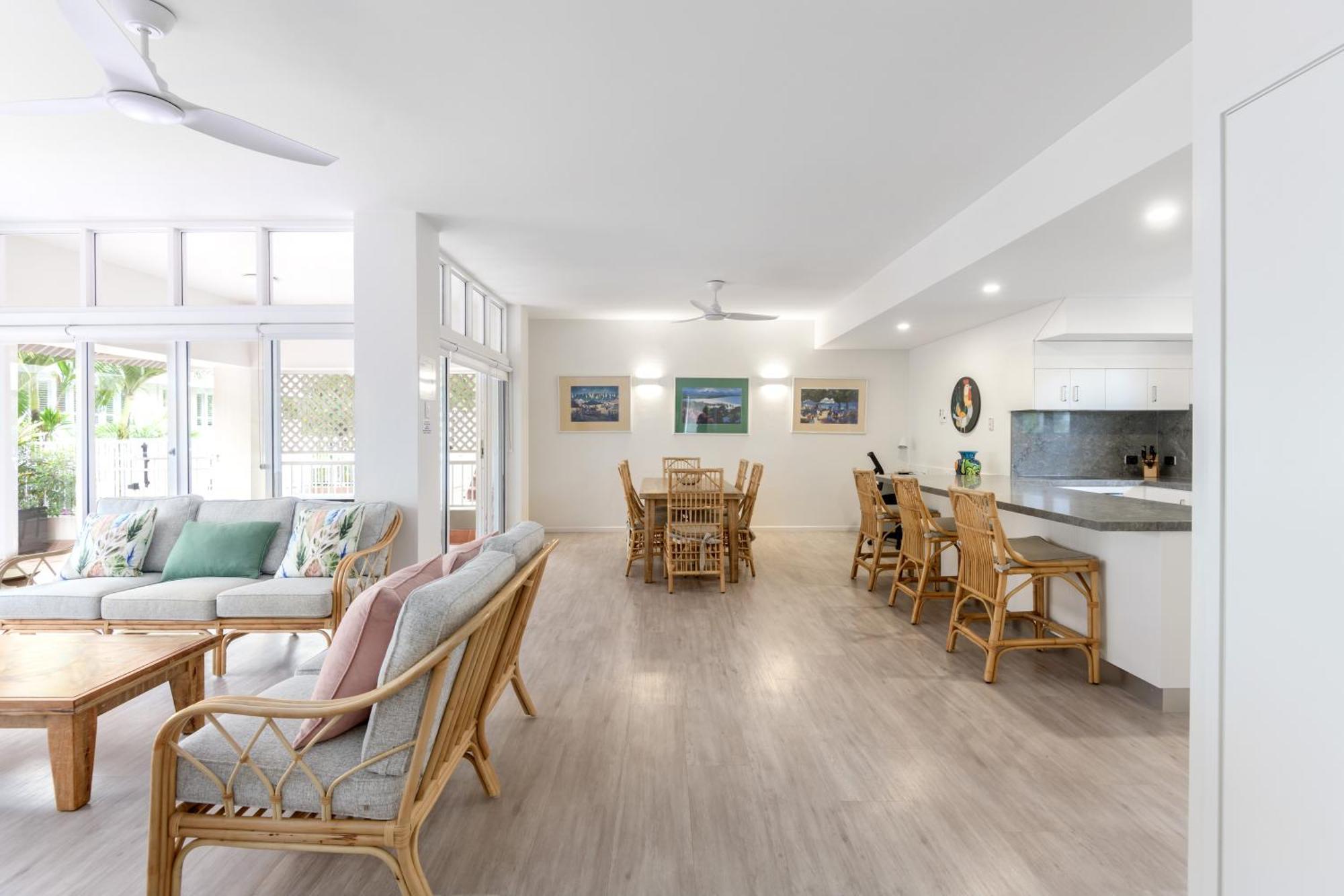 Deluxe Three-Bedroom Apartment