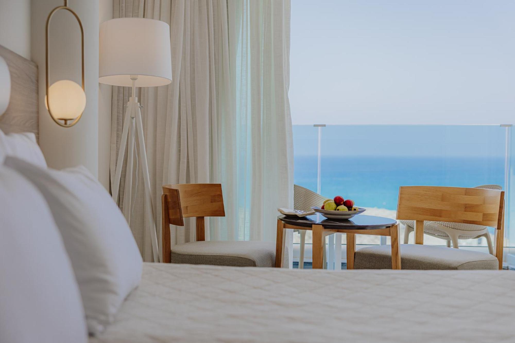 Penthouse Twin Room with Sea View,1698883324:JPEG