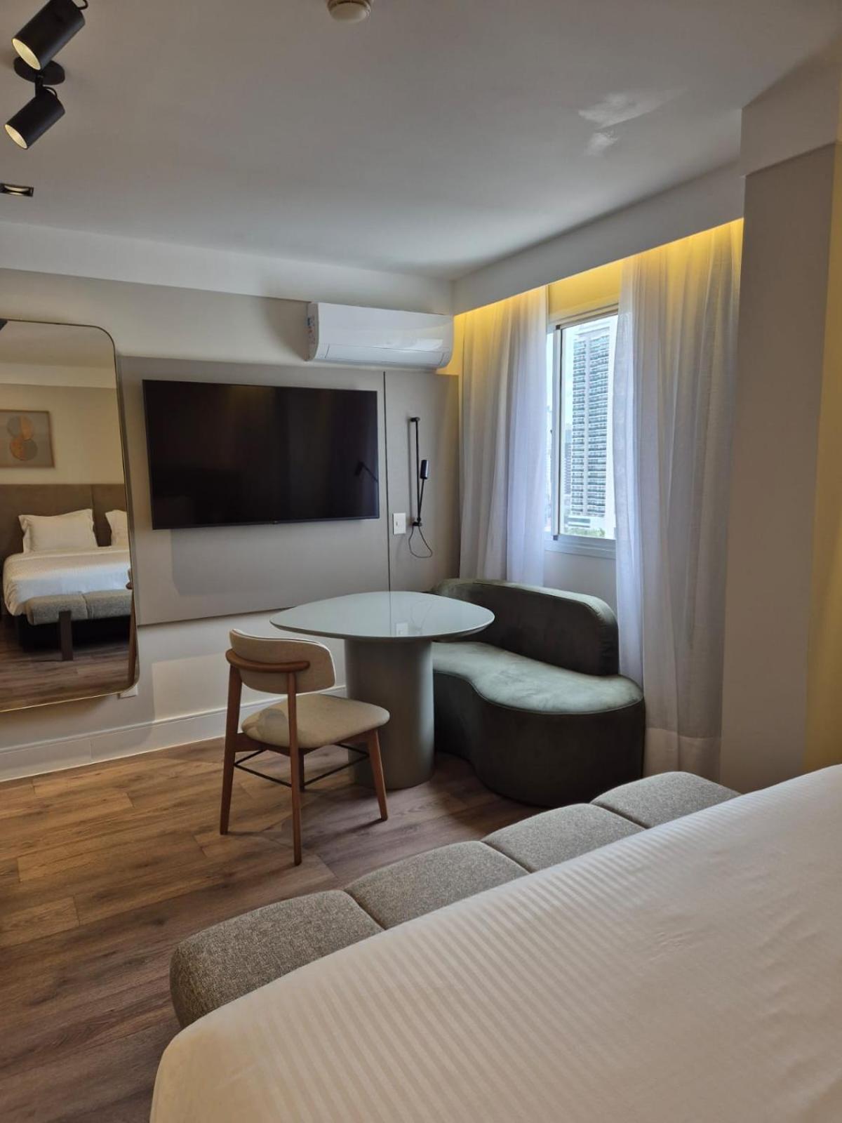 Premium Double - 1 King Bed
