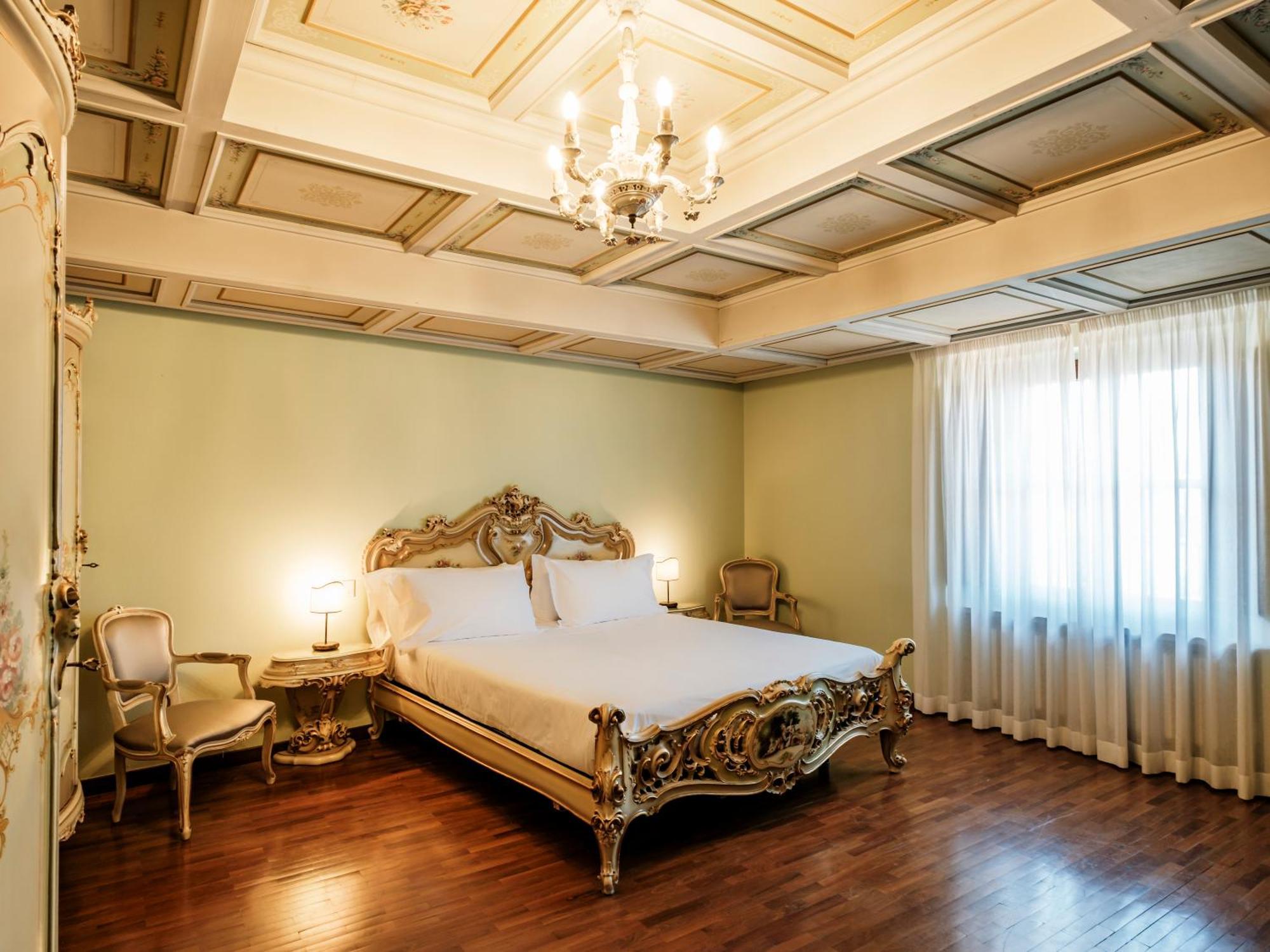 Deluxe Double Room Separate Building