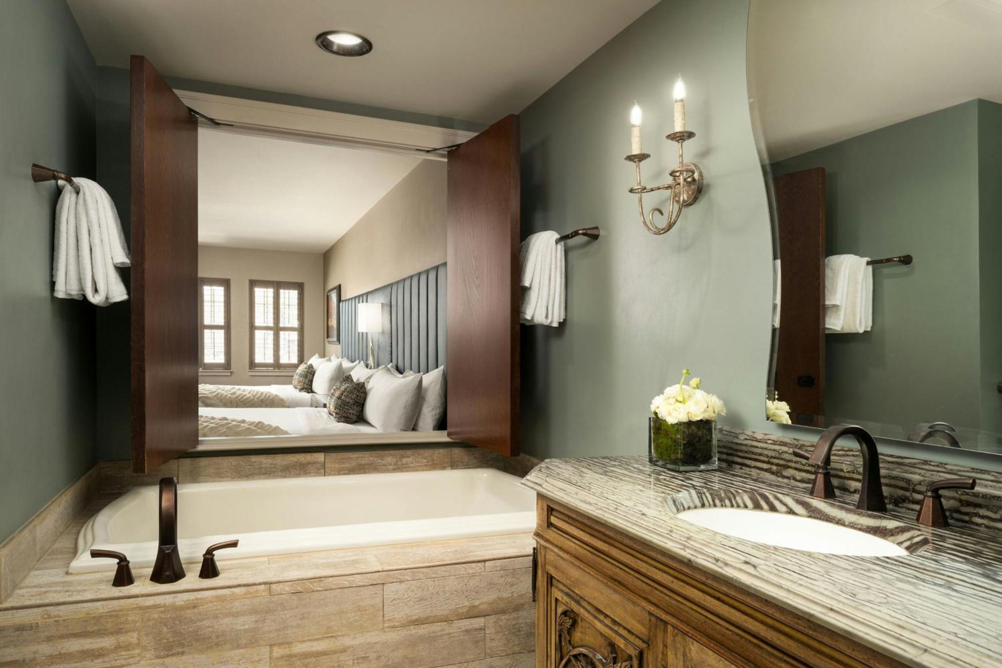 Habitación con 2 camas grandes