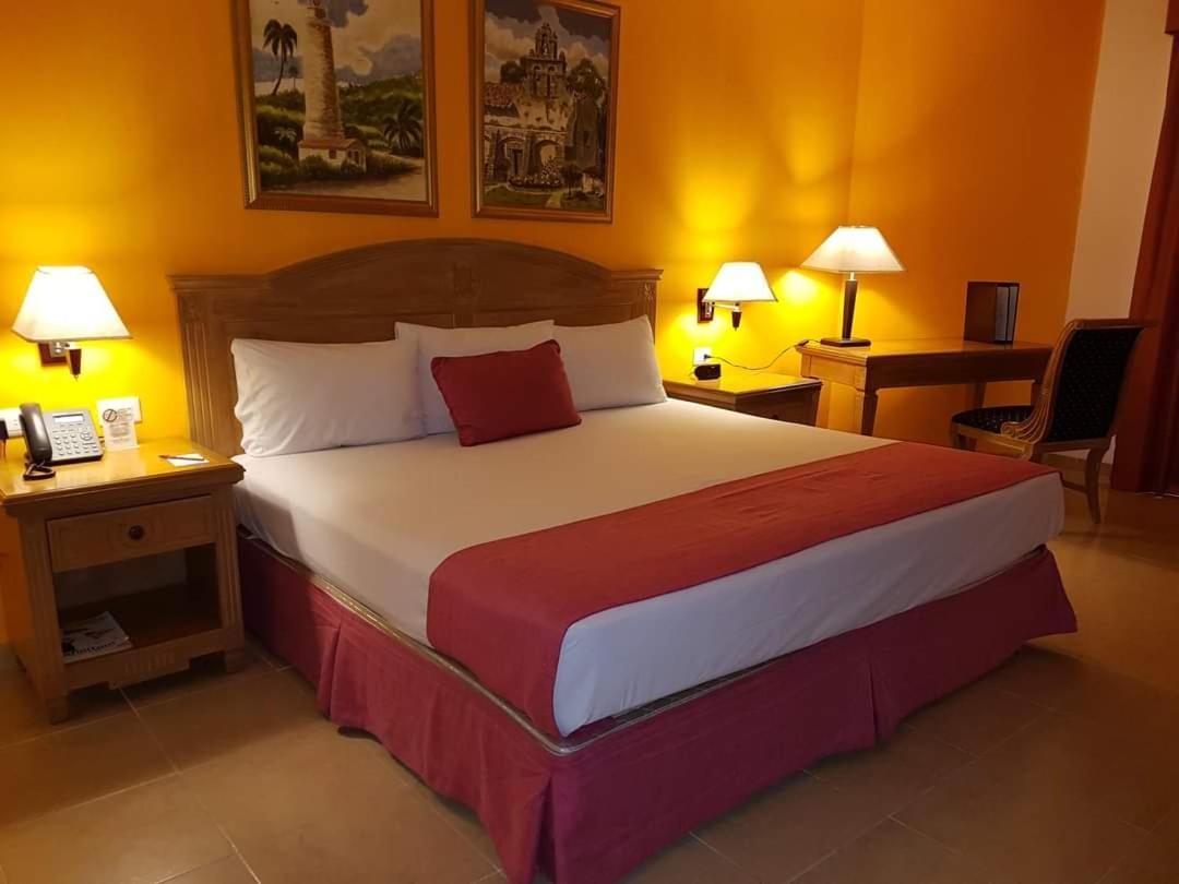 Standard Queen Room