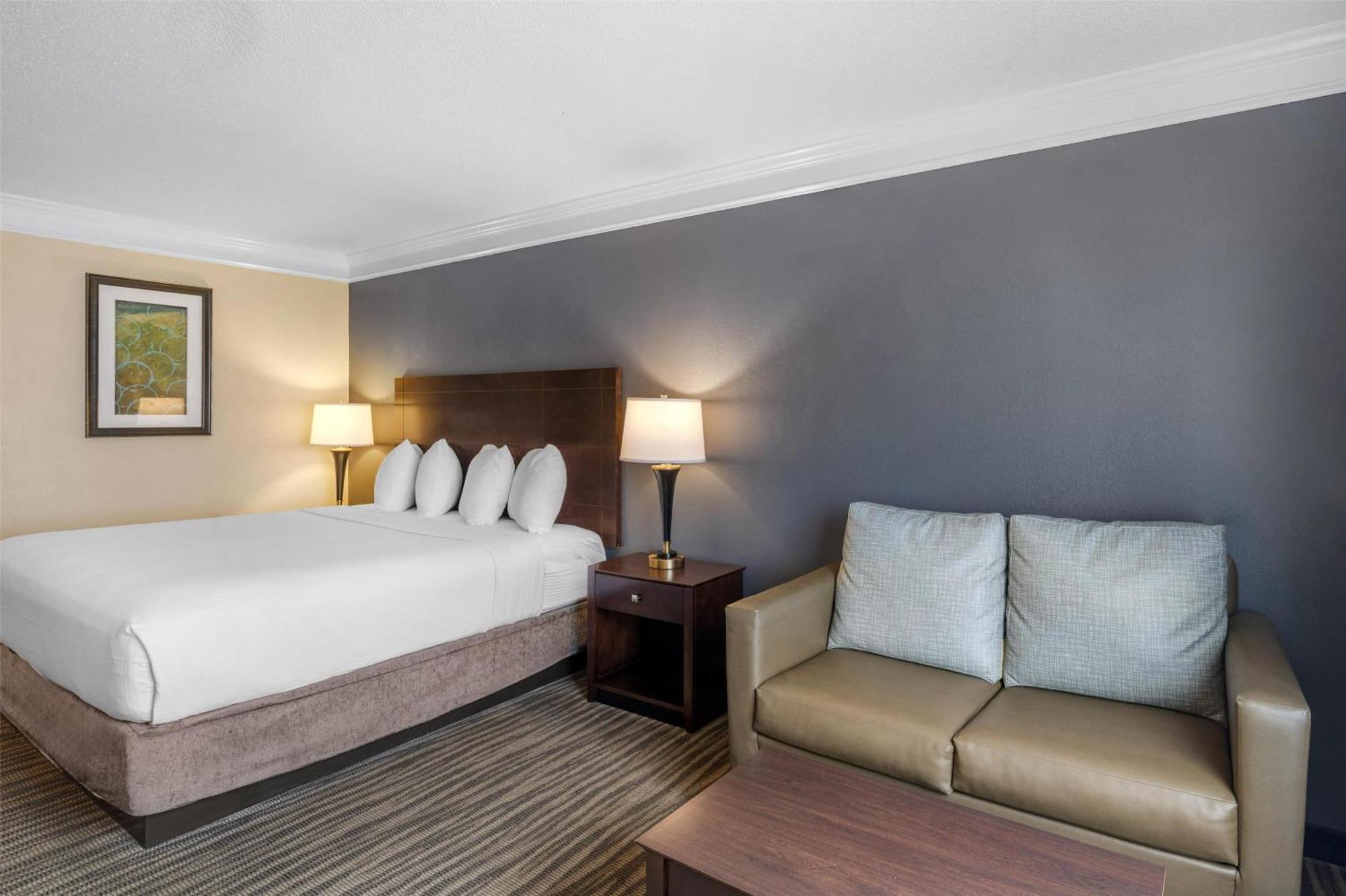King Room with Sofa Bed - Non-Smoking