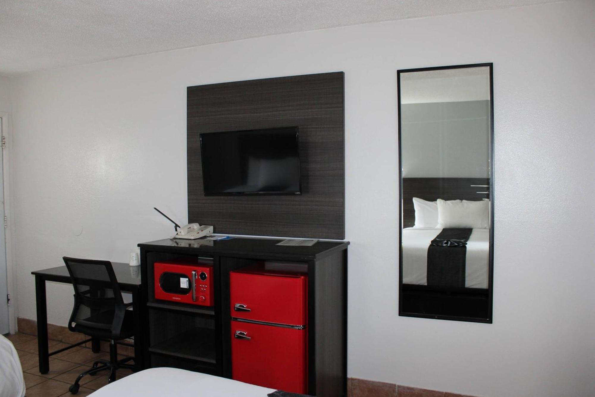 Quadruple Room Two Queen Beds Non Smoking or Exterior Corridor