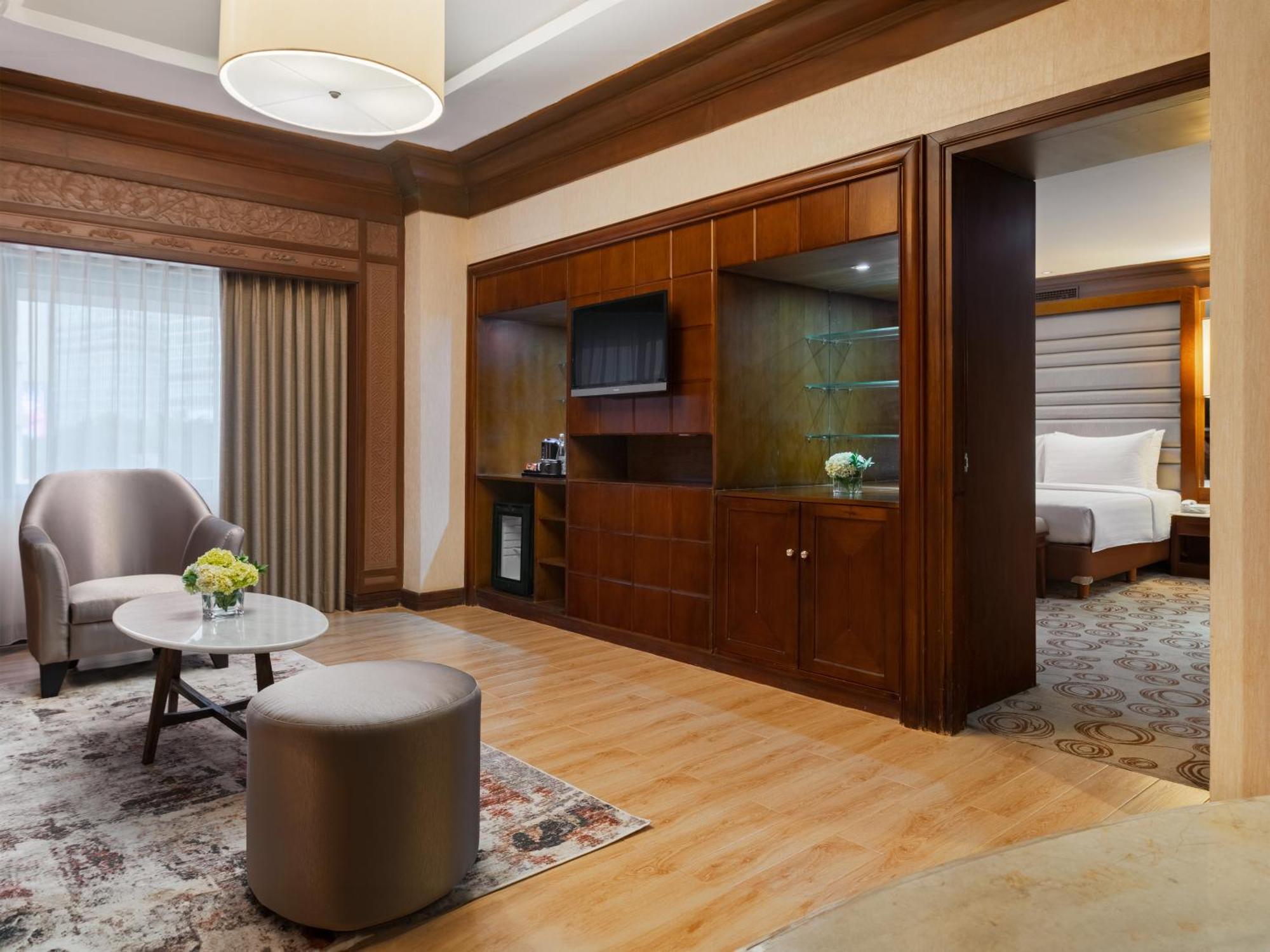 Grand Executive Suite
