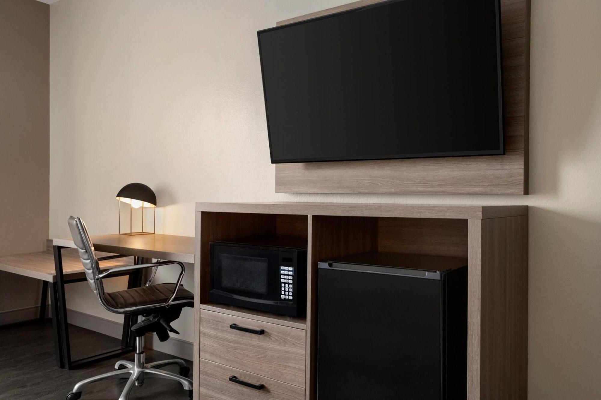 King Room - Mobility Access/Non-Smoking