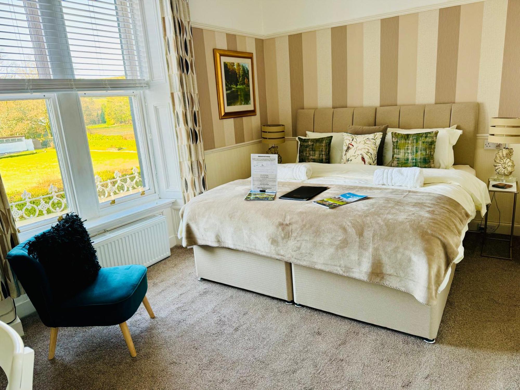 Large Double or Twin Room
