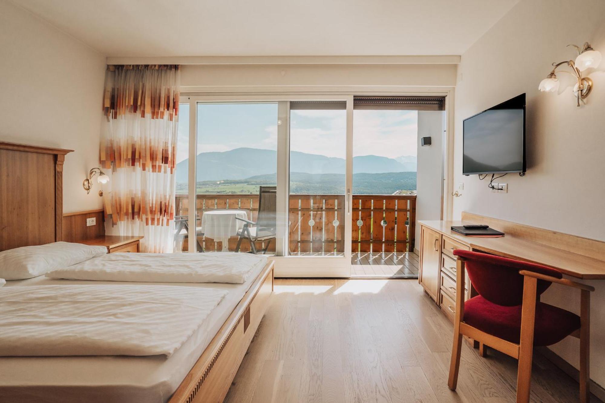 Double Room Mountain View