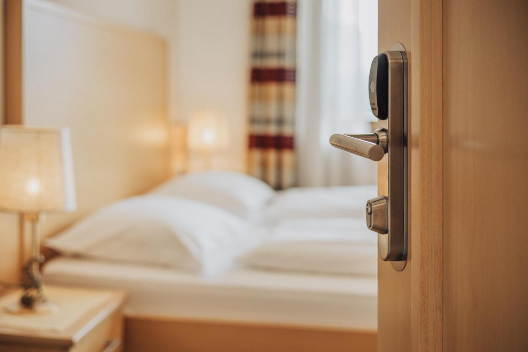 Double Room Mountain View