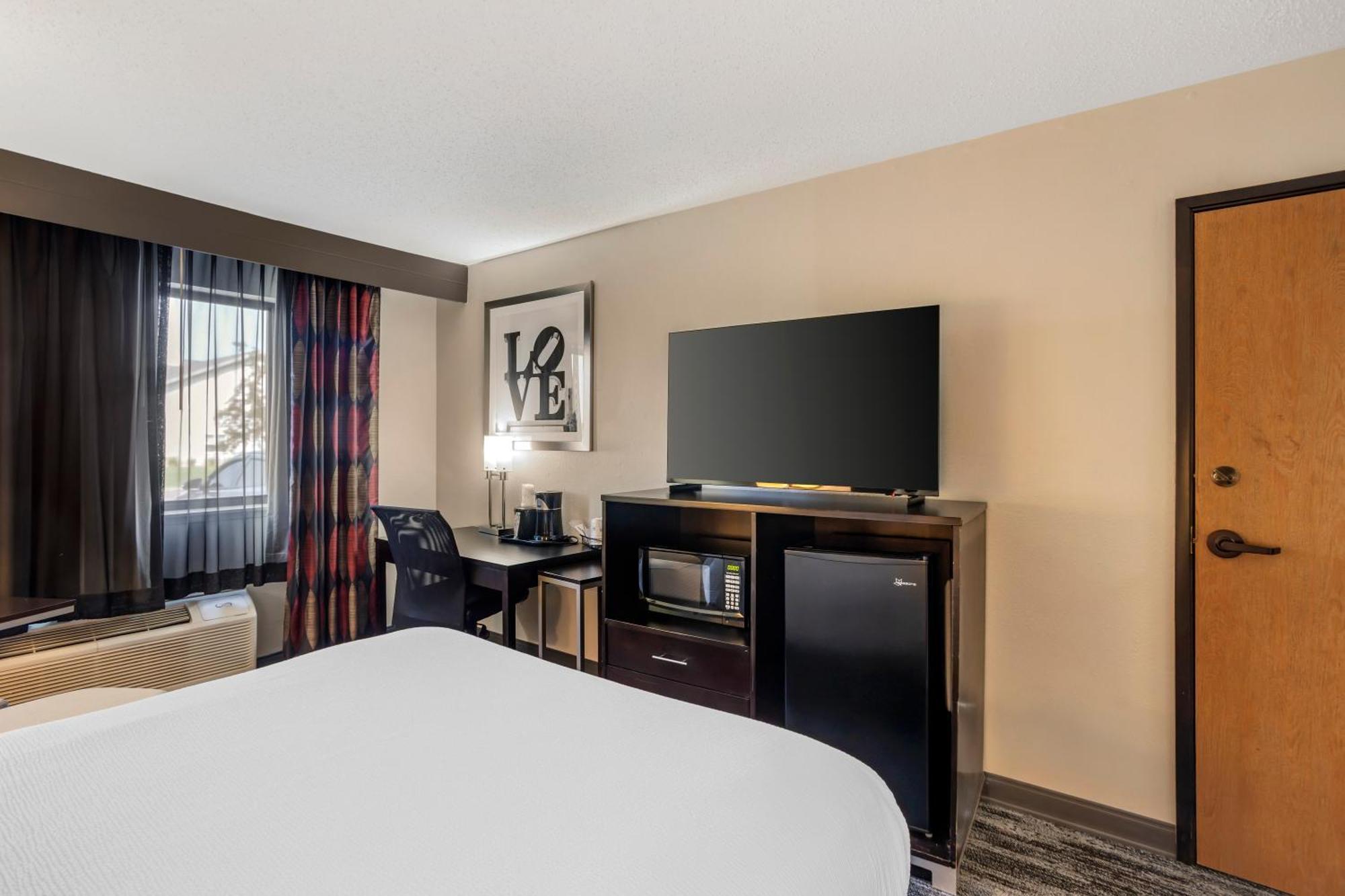 Queen Room - Mobility Access