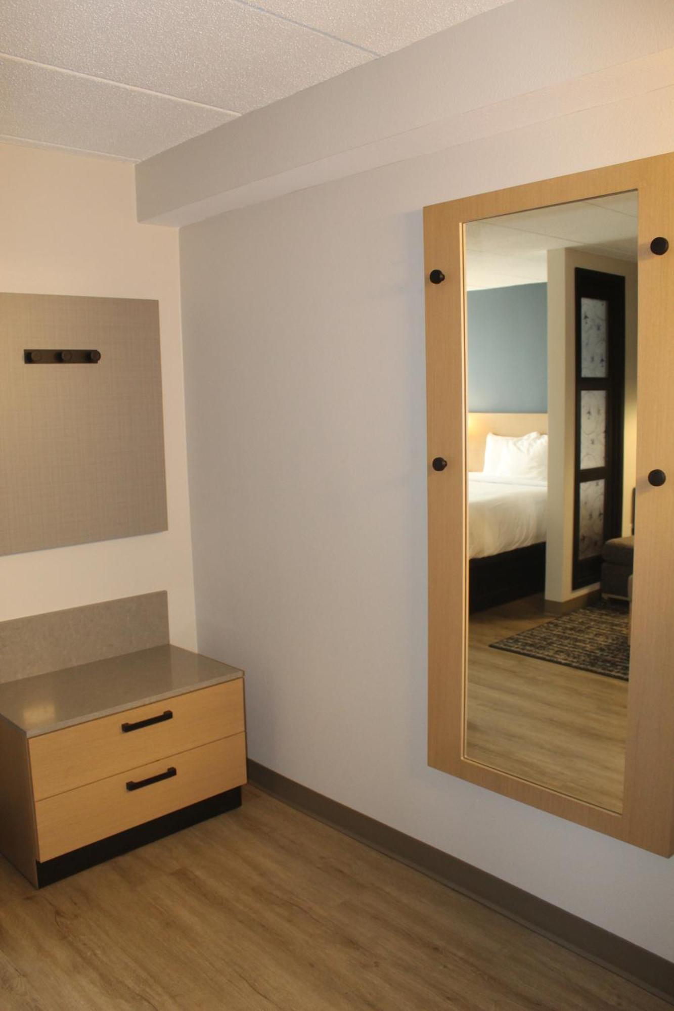 Double Room with Two Double Beds and Accessible Tub - Disability Access