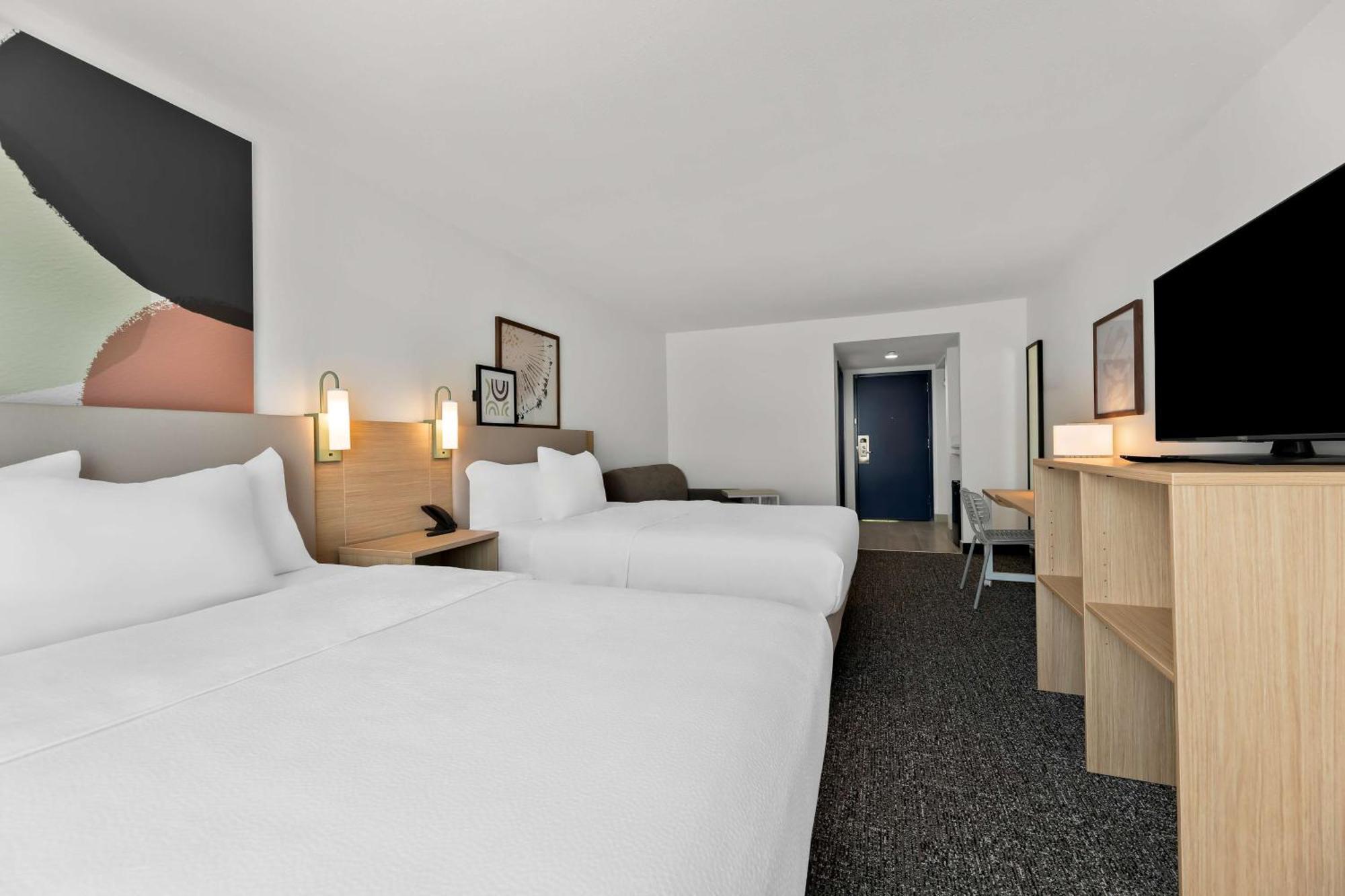 Queen Room with Two Queen Beds and Sofa Bed