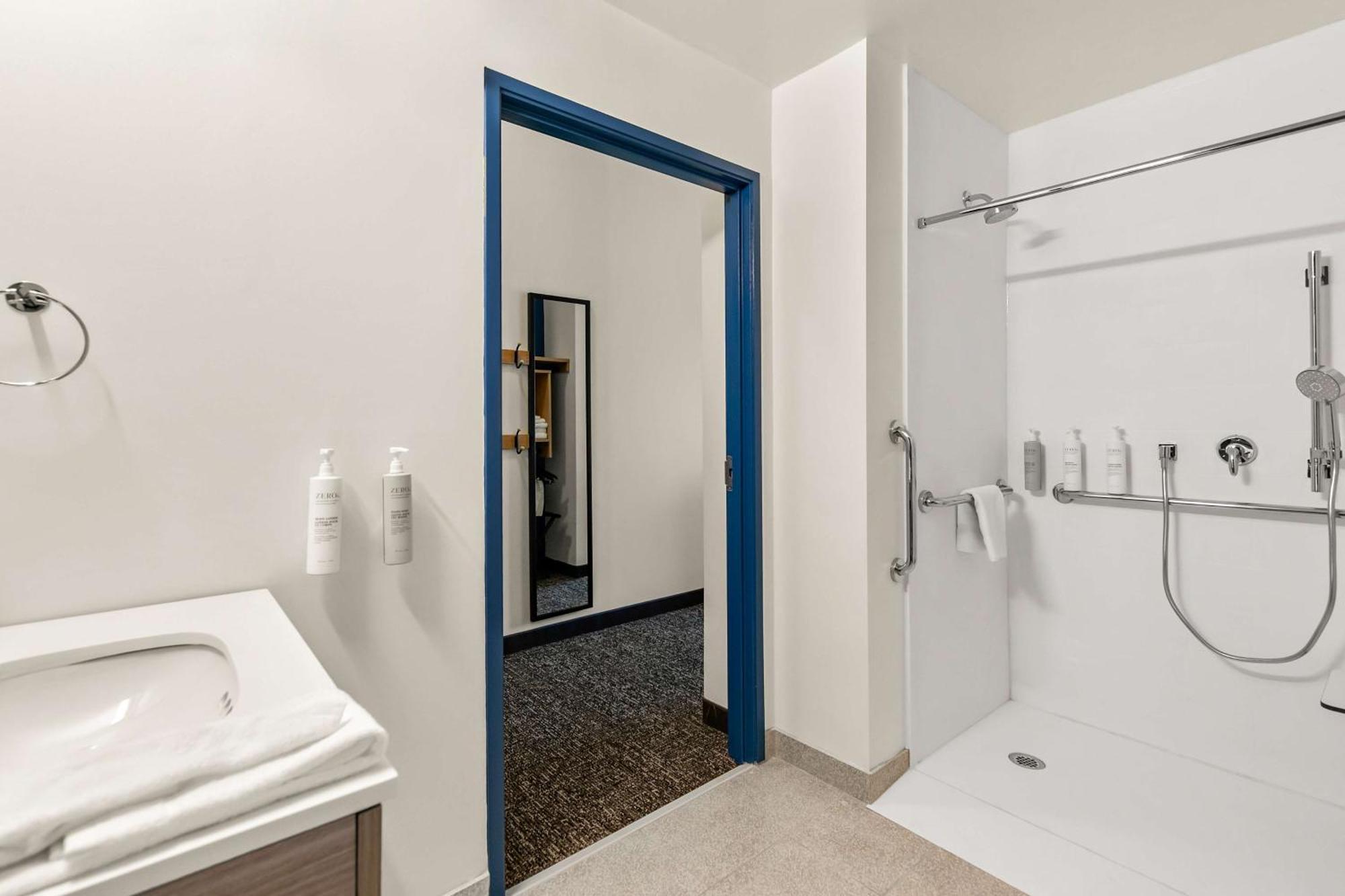 Queen Room with Two Queen Beds and Roll-In Shower - Disability Access