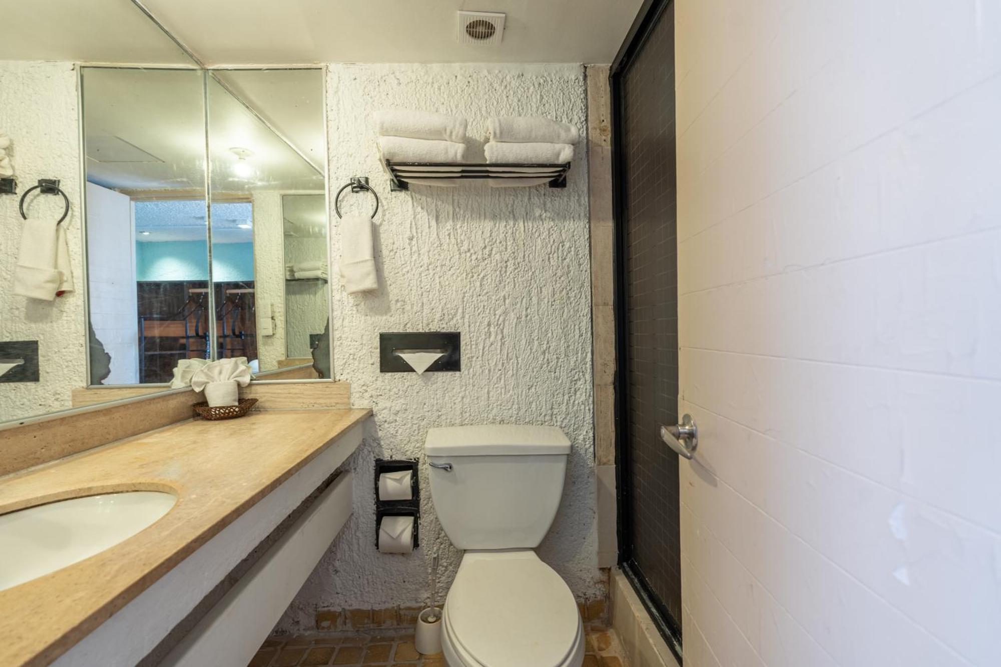 Chambre Standard Quadruple - Salle de Bains Privative