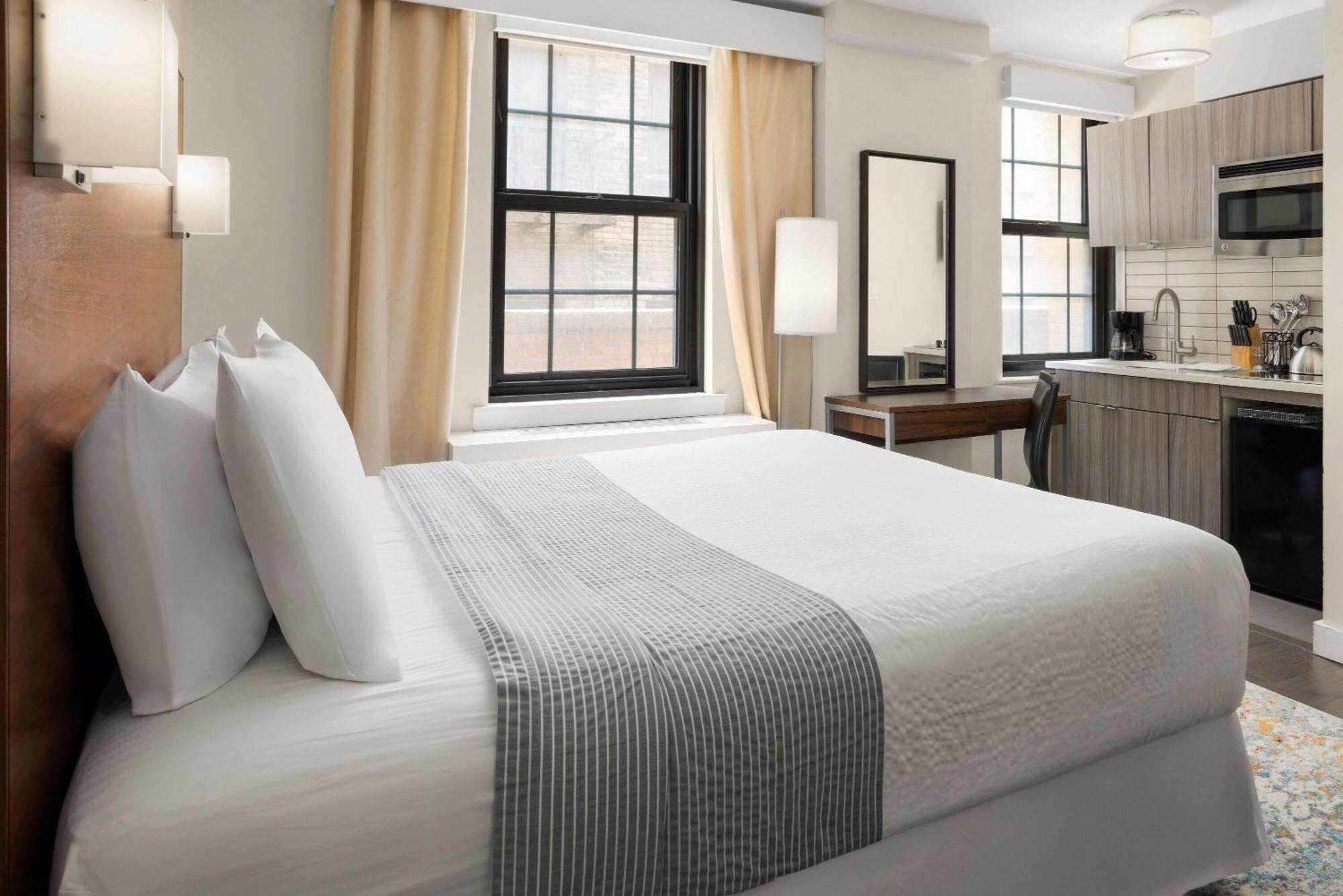 1 Queen Bed Mobility Accessible Studio Apartment Roll Shower Non-Smoking,1699190123:JPEG