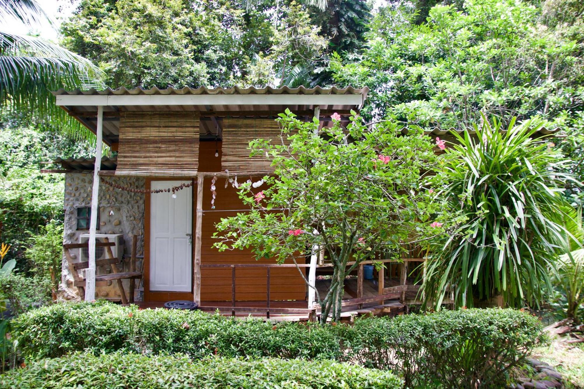 Bungalow with Sea View
