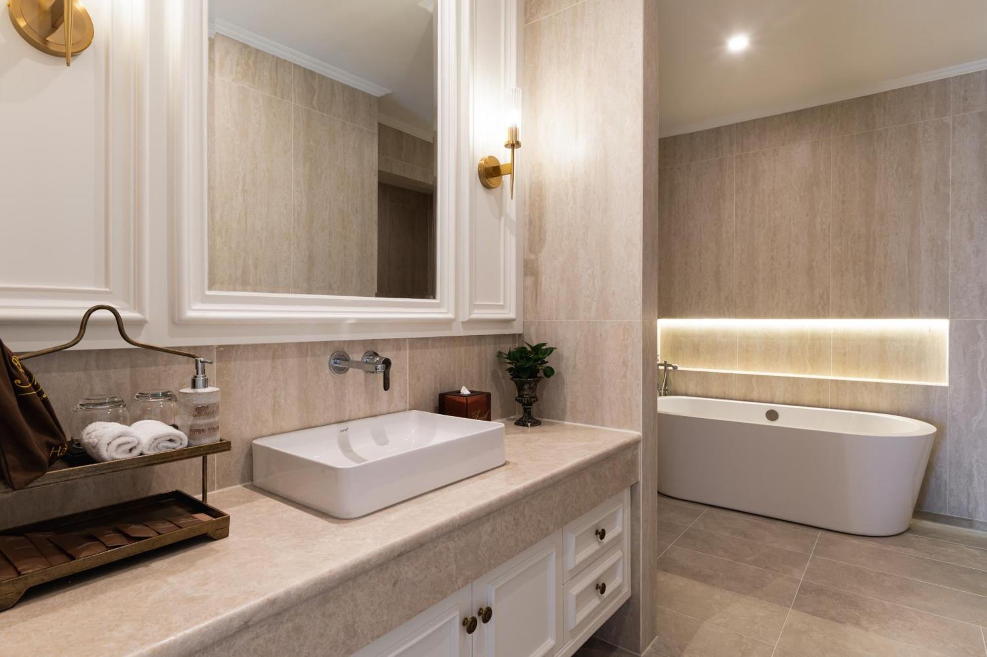 Anik Grand Classic King Includes Minibar & USD10 Spa Credit,1699263223:JPEG