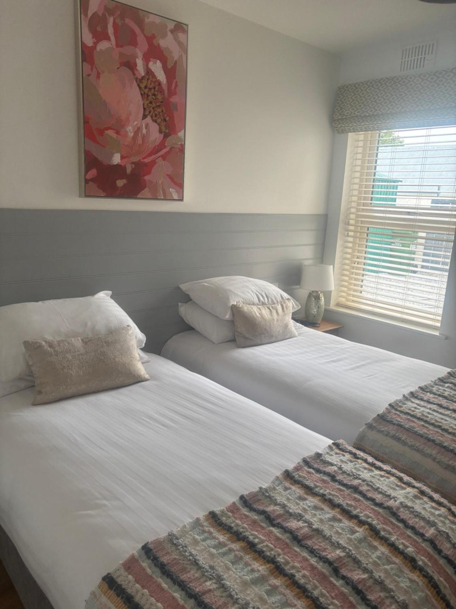 Twin Room with Private Bathroom