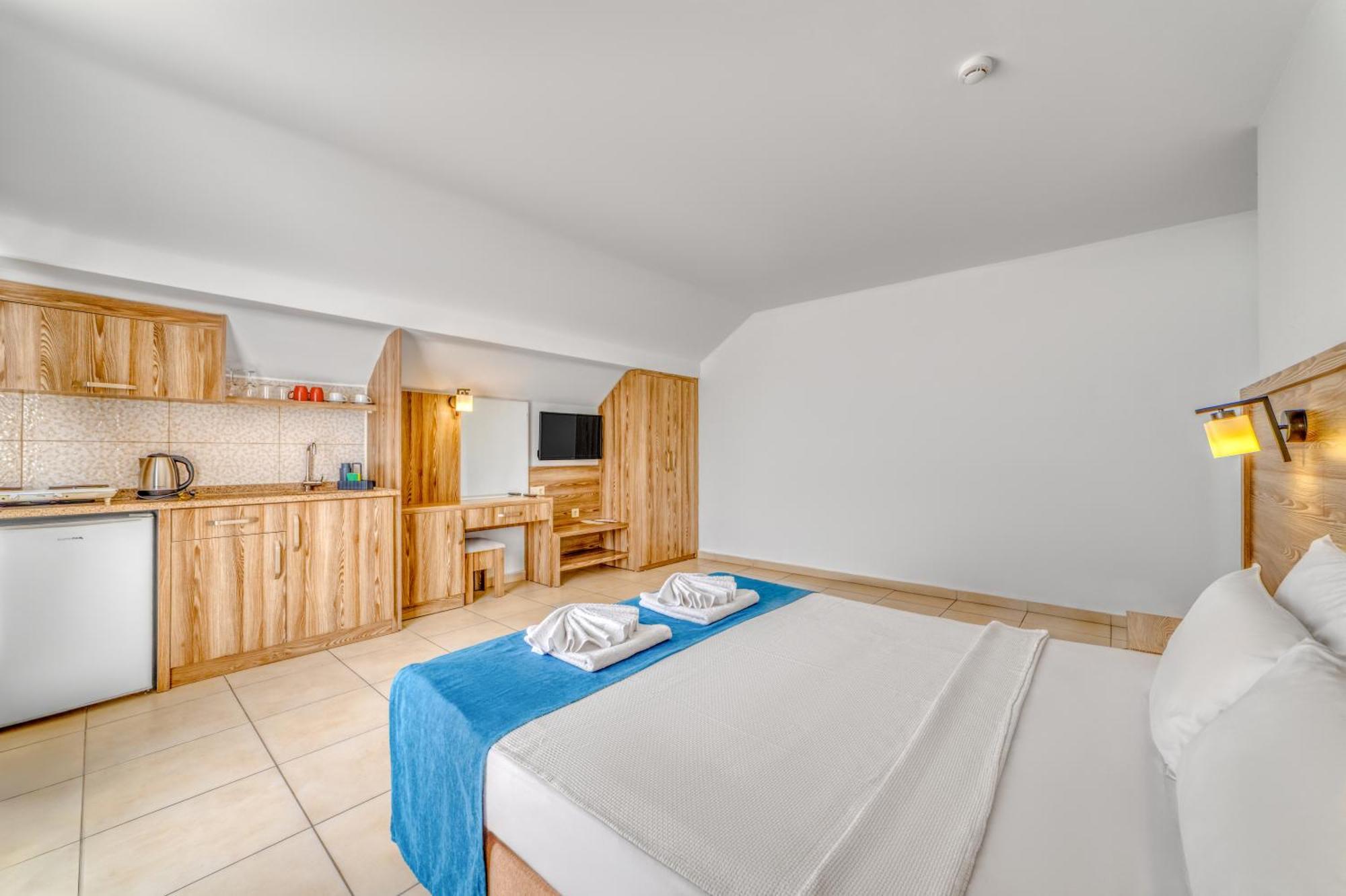 Double Room,1699477164:JPEG
