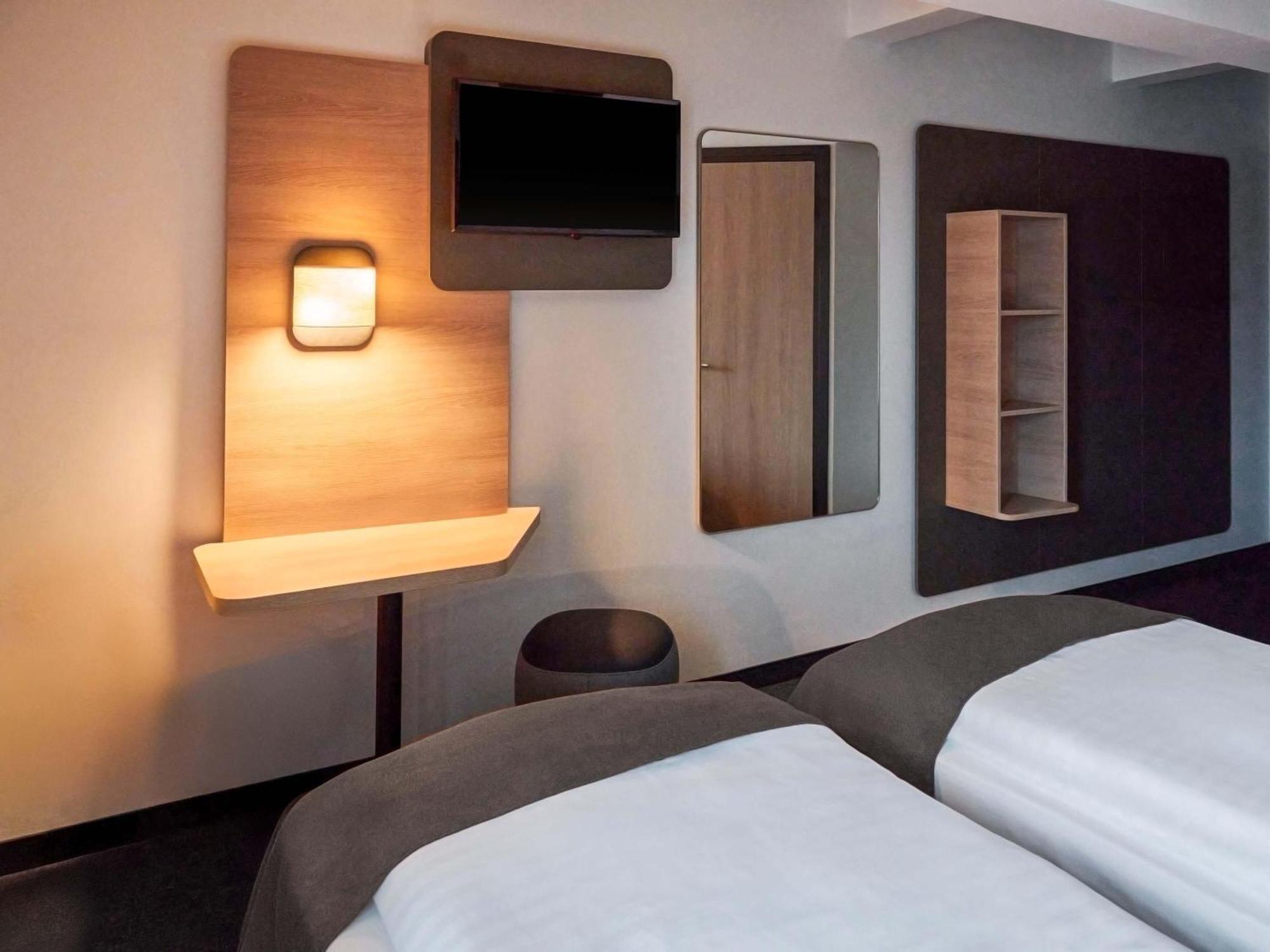 Twin Room,1699629518:JPEG