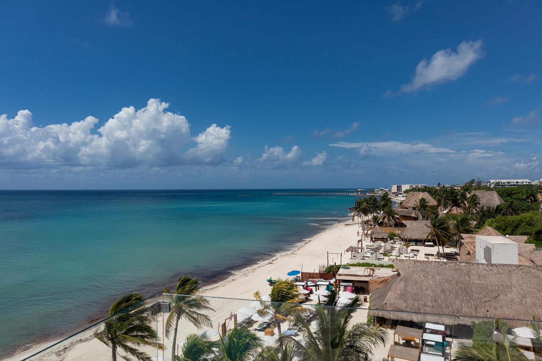 Two-Bedroom Apartment Balcony Sea View