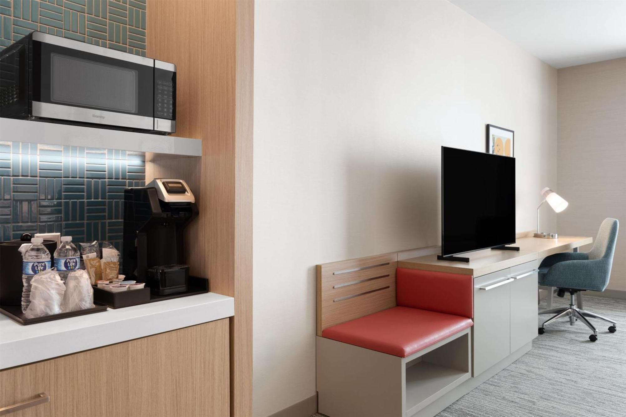Junior King Suite with Seating Area
