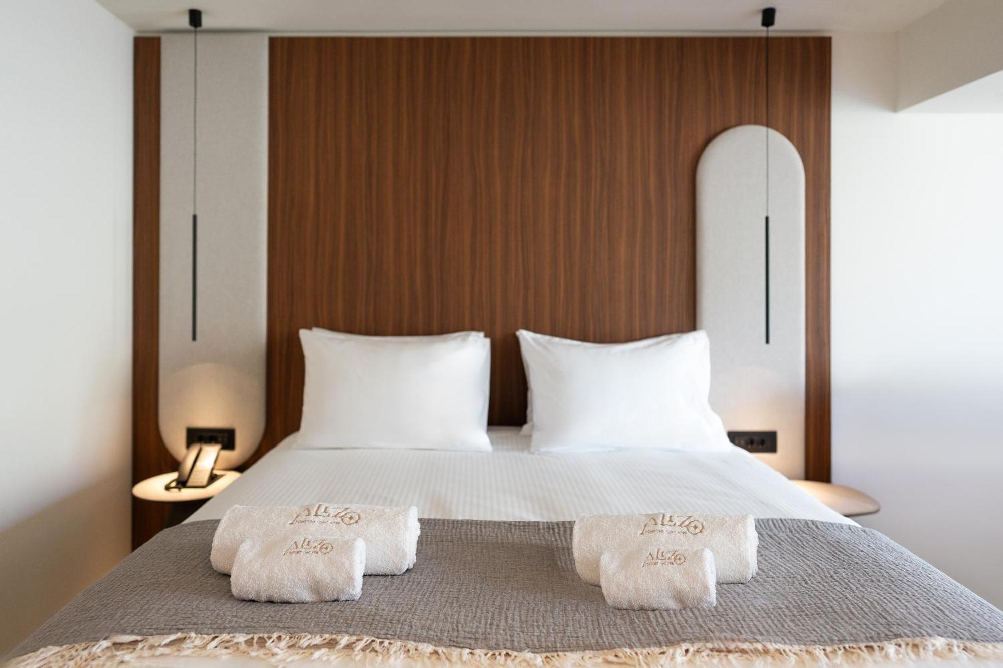 Luxe Suite met uitzicht op het zwembad