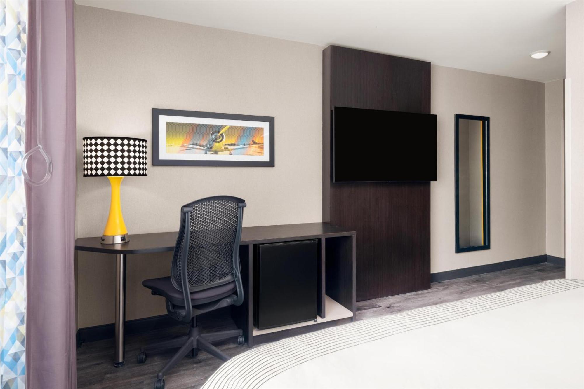 King Room with Roll-In Shower - Disability Access
