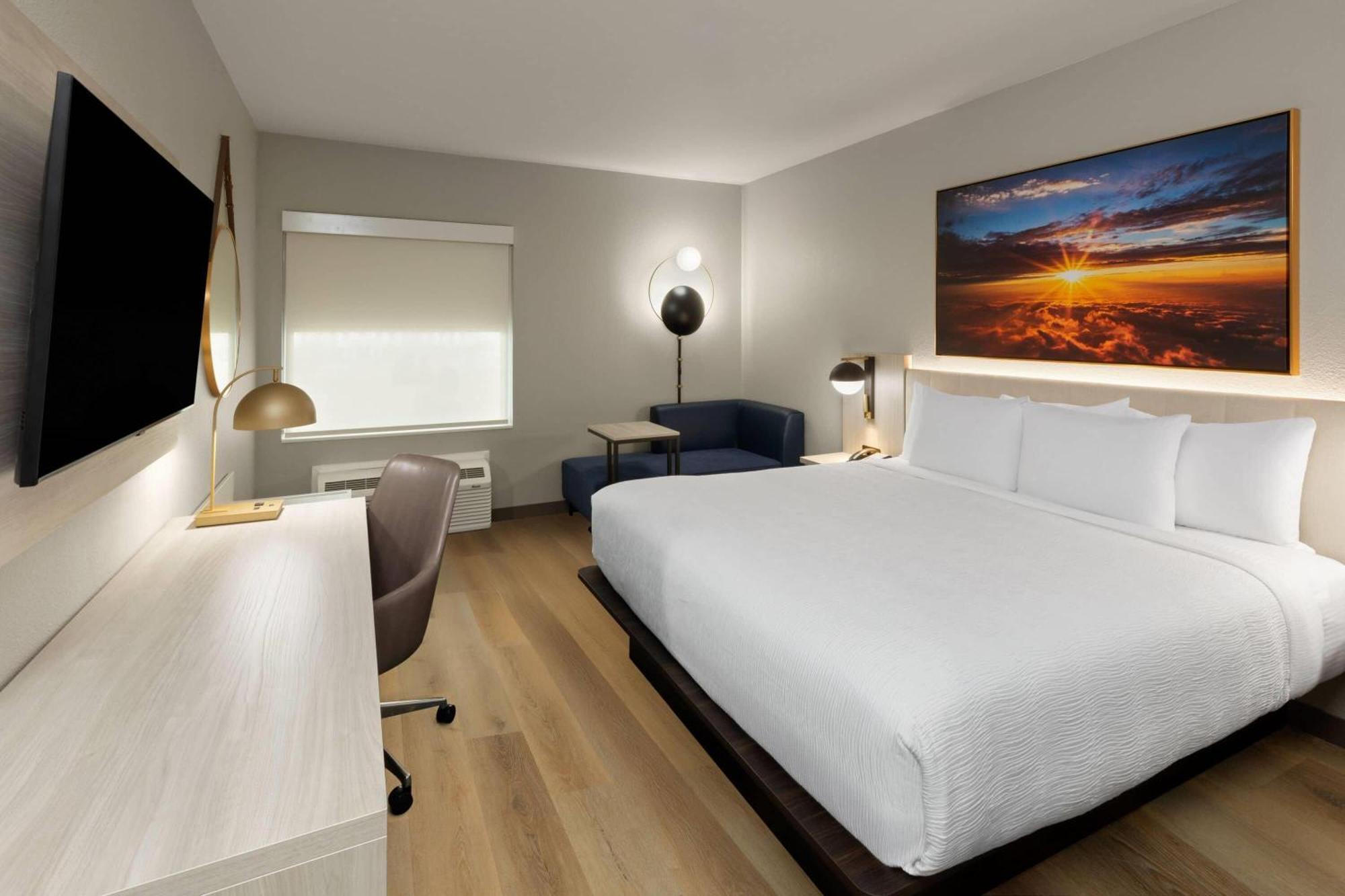 Standard King Room