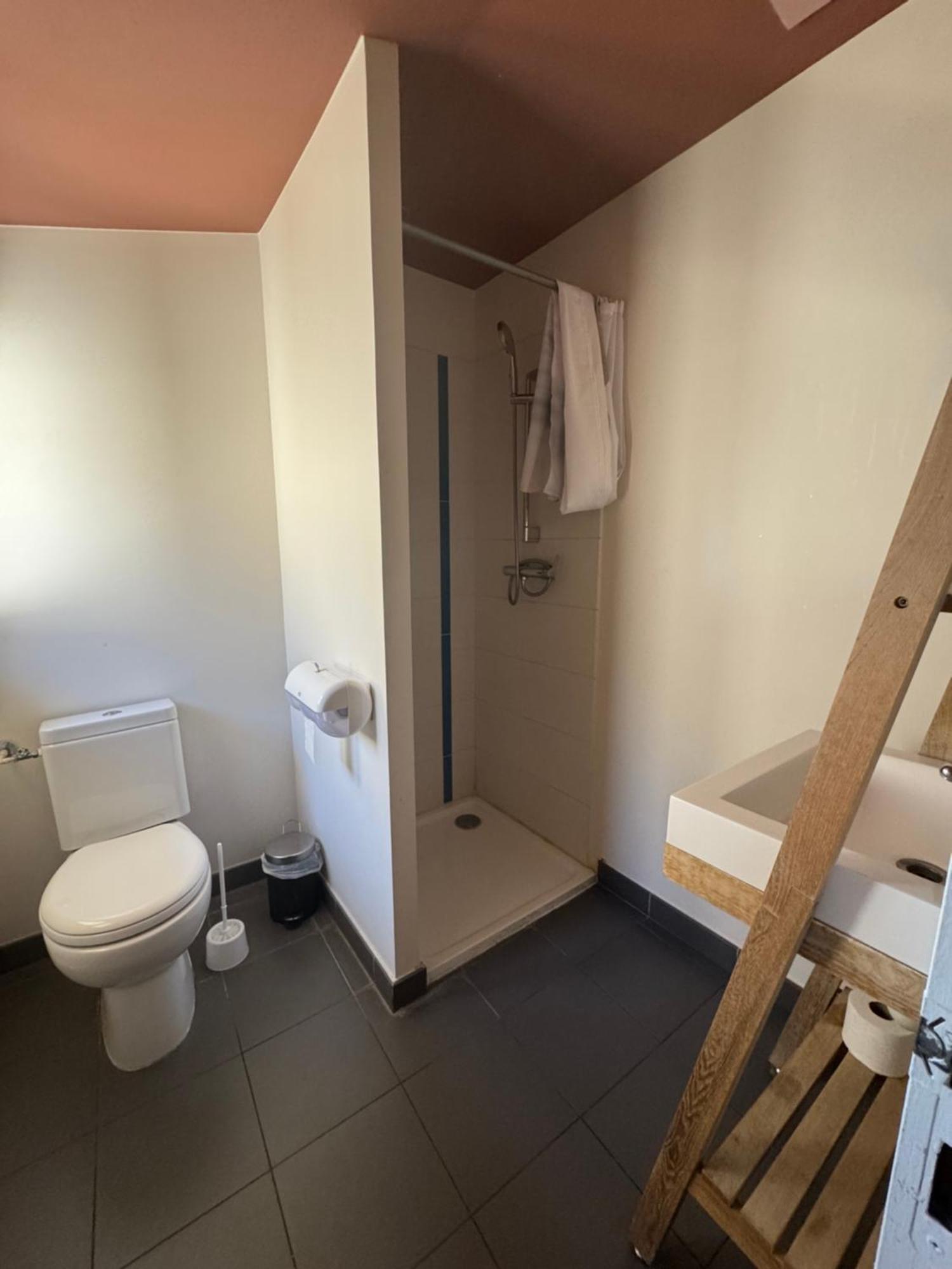 Quadruple Room – Shared Bathroom