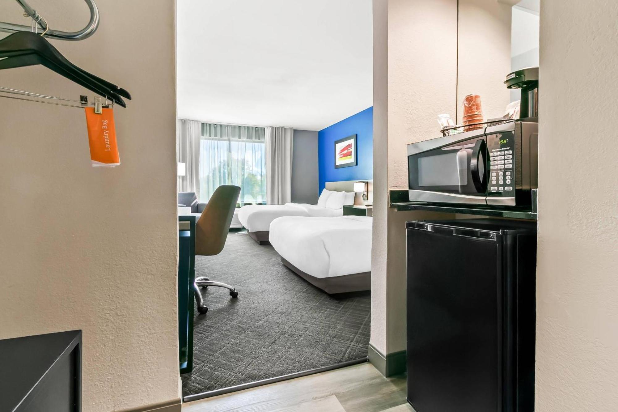 Queen Room with Two Queen Beds - Accessible/Non-Smoking