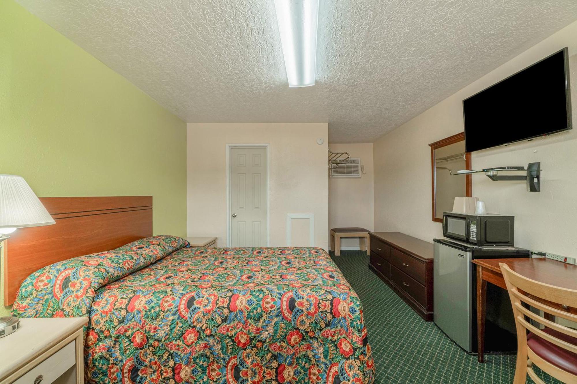 Queen Bed Non-Smoking