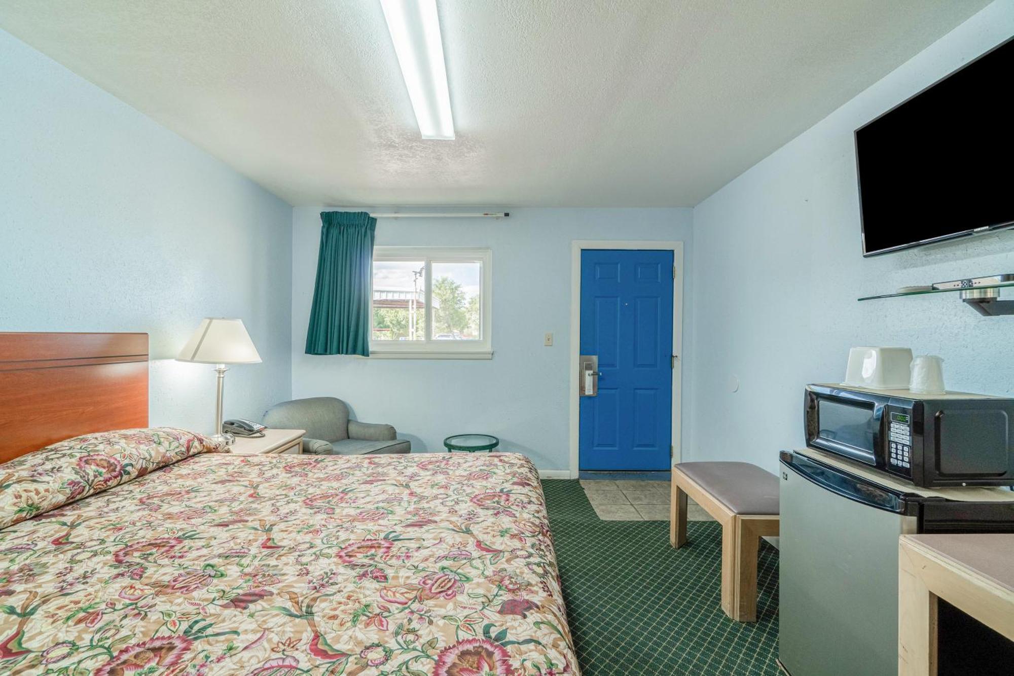 King Room - Non-Smoking