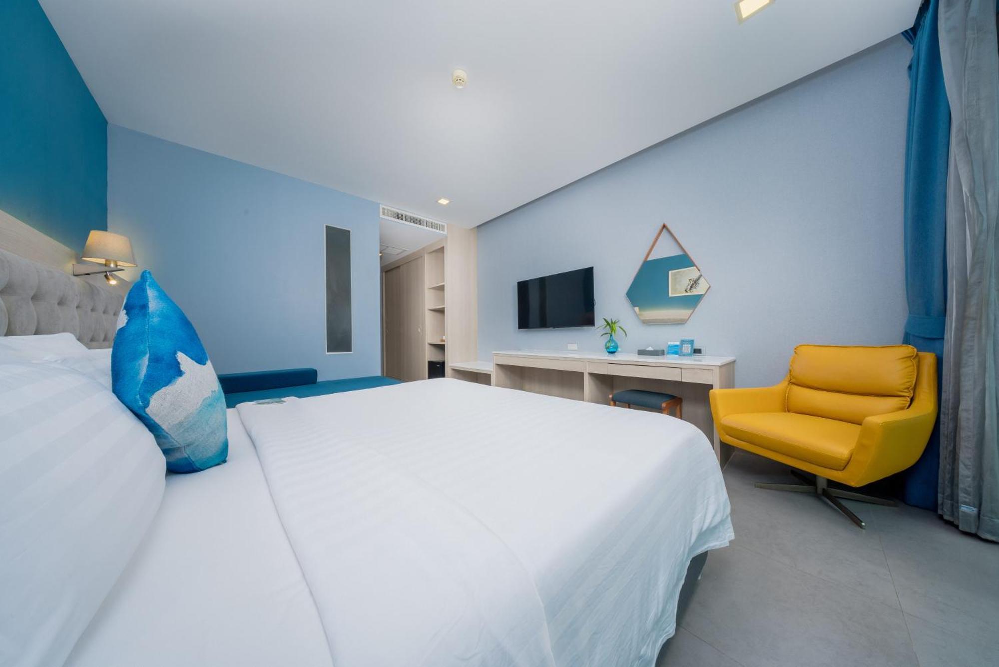 Deluxe Double Room Pool Access