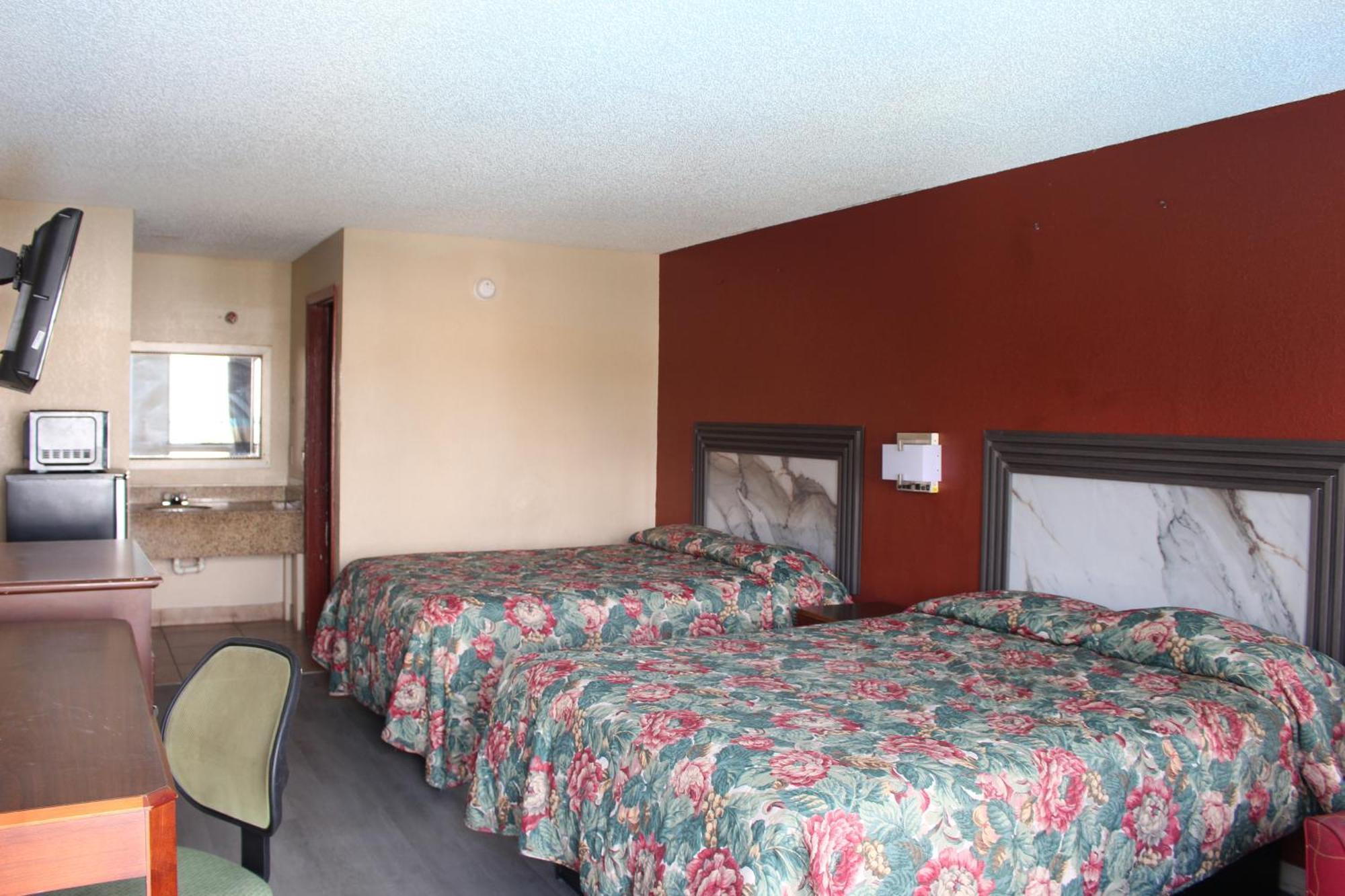 Double Queen Room (Smoking)