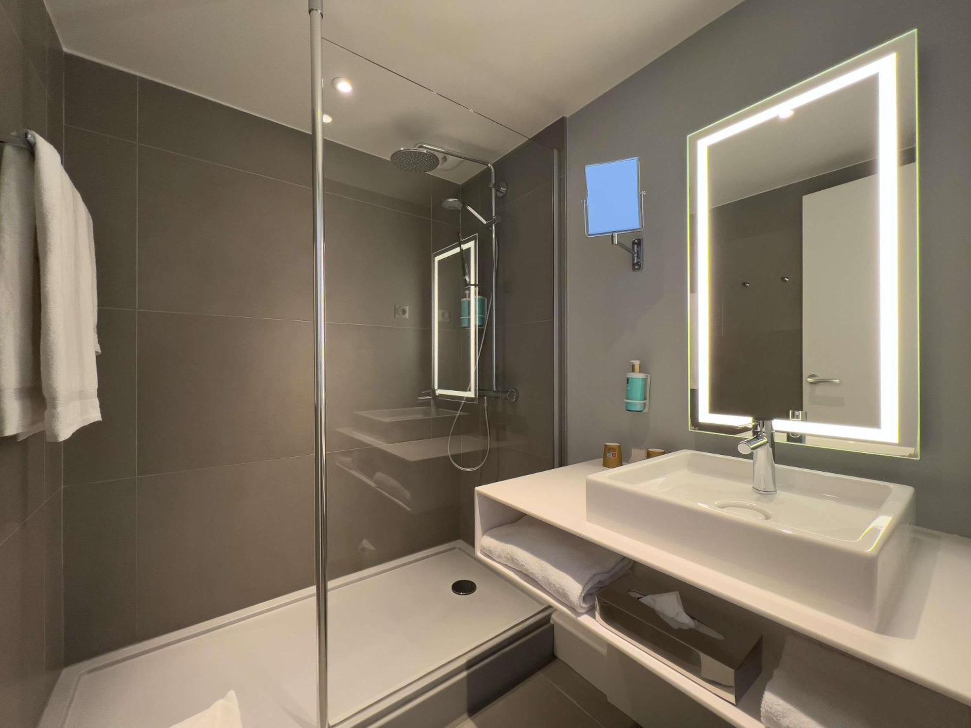 Executive Room with One Double Bed and One Single Sofa Bed