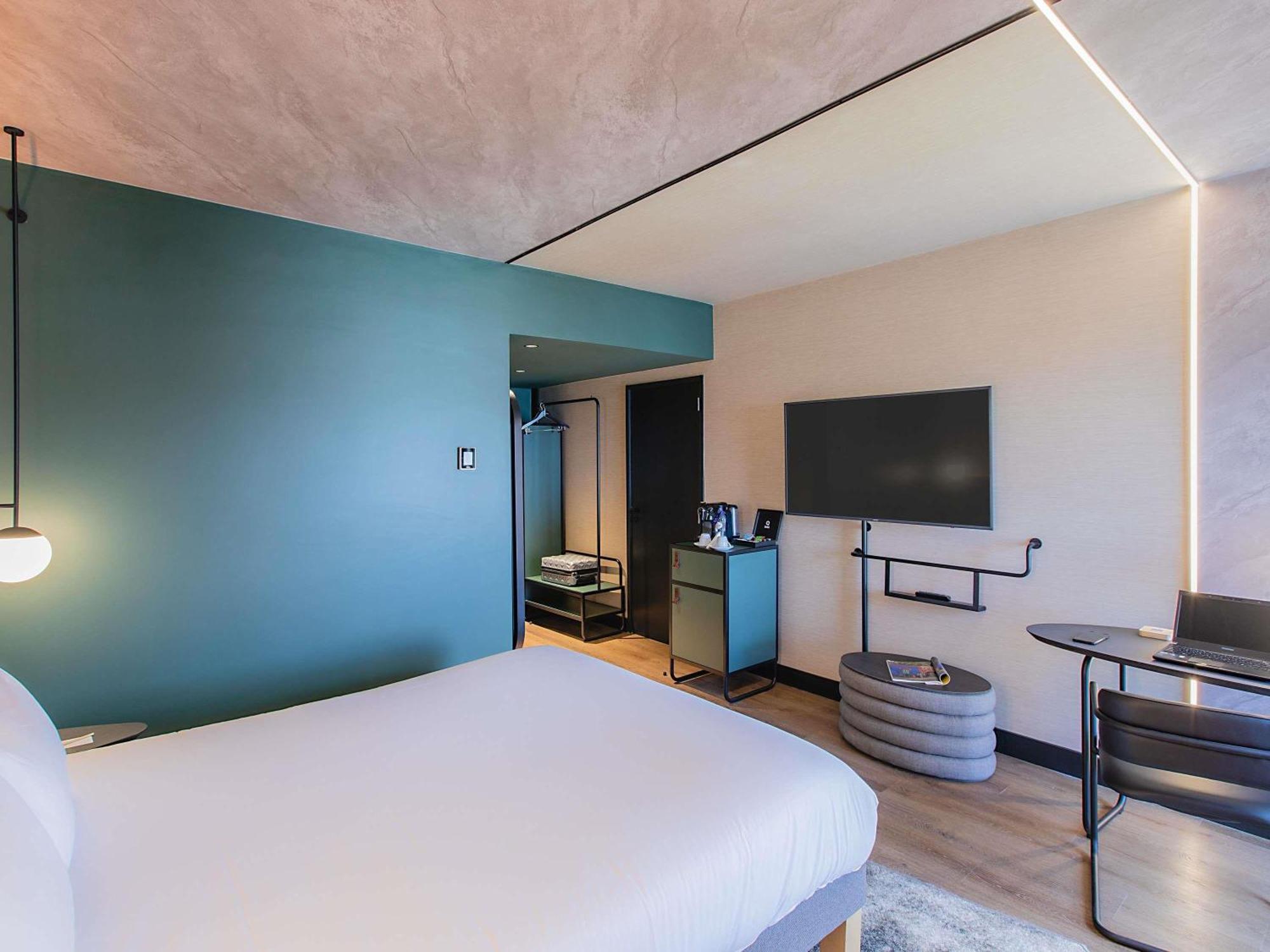 Executive King Room with Sofa Bed,1704846815:JPEG