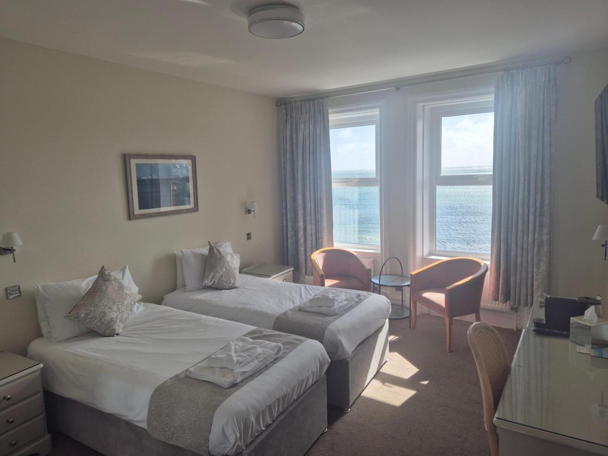 Deluxe Twin Room with Sea View