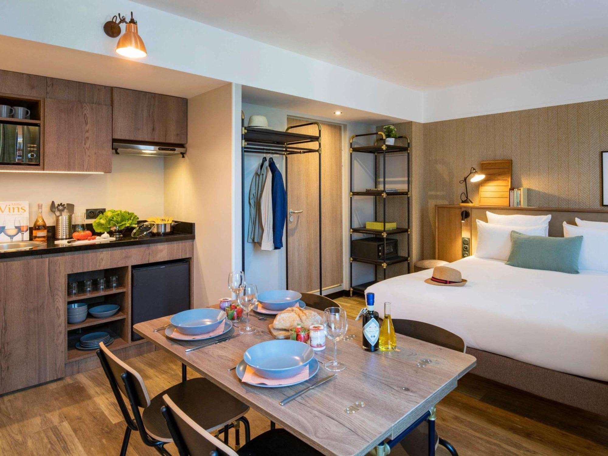 Studio Kitchenette One Double Bed Sofabed