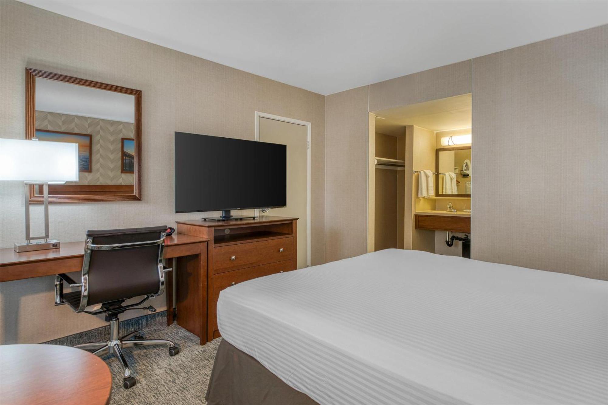 Zimmer mit Queensize-Bett und Badewanne - barrierefrei/Nichtraucher