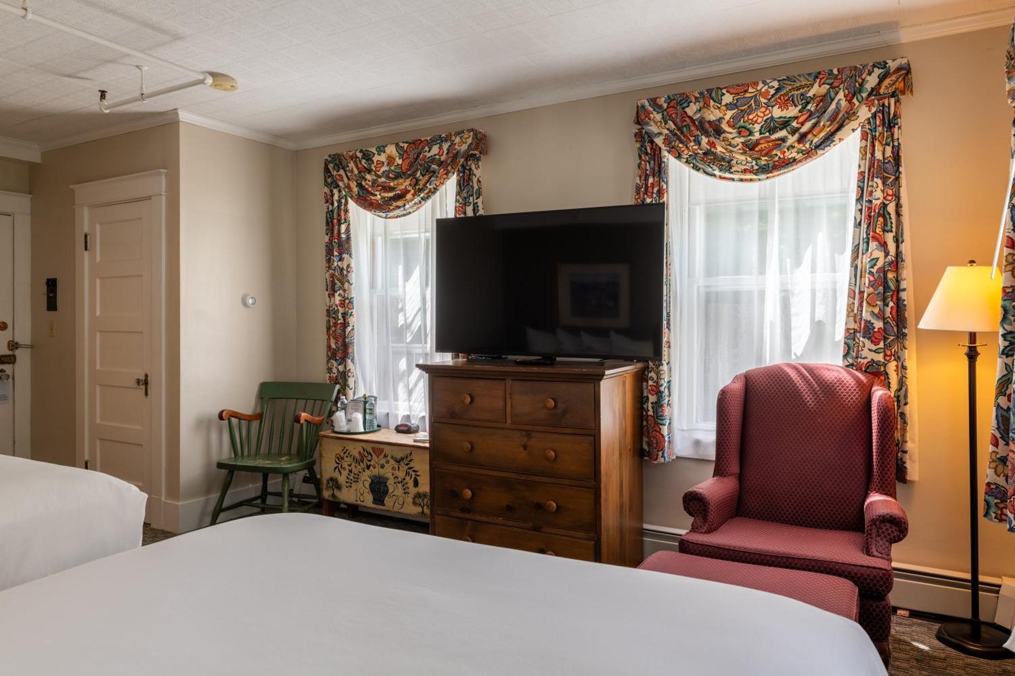 Standard View Room with Two Double Beds