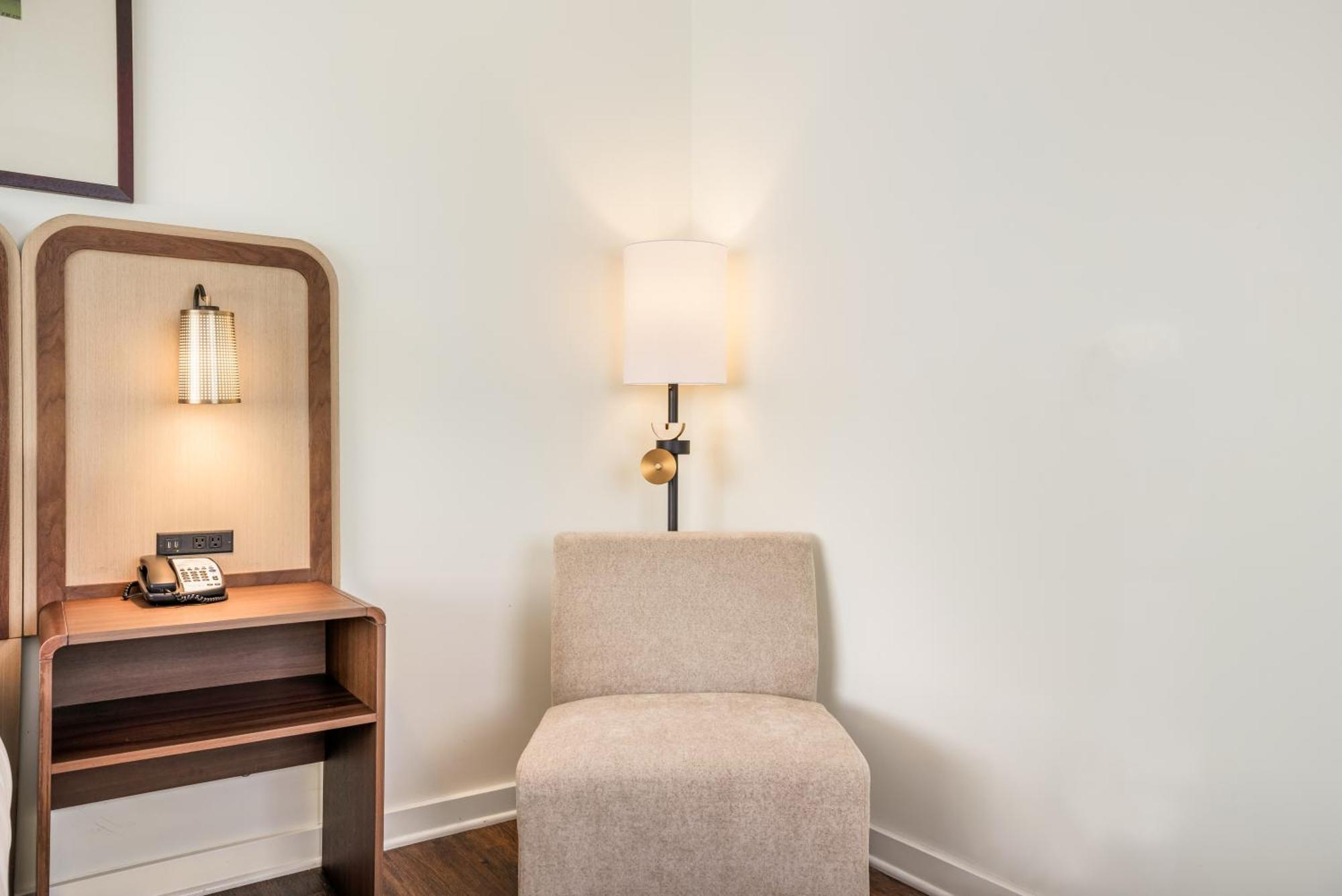Corner King Room
