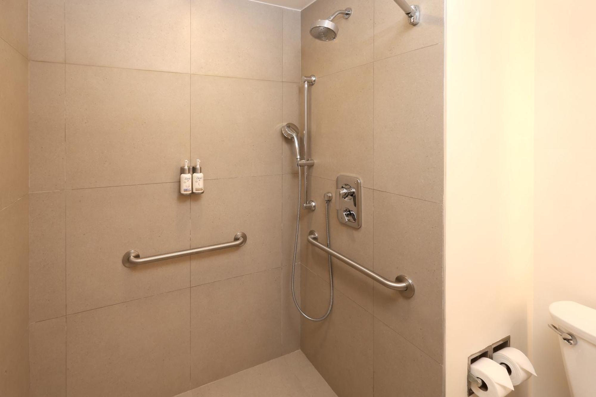 Standard King Room Accessible,1704931184:JPEG