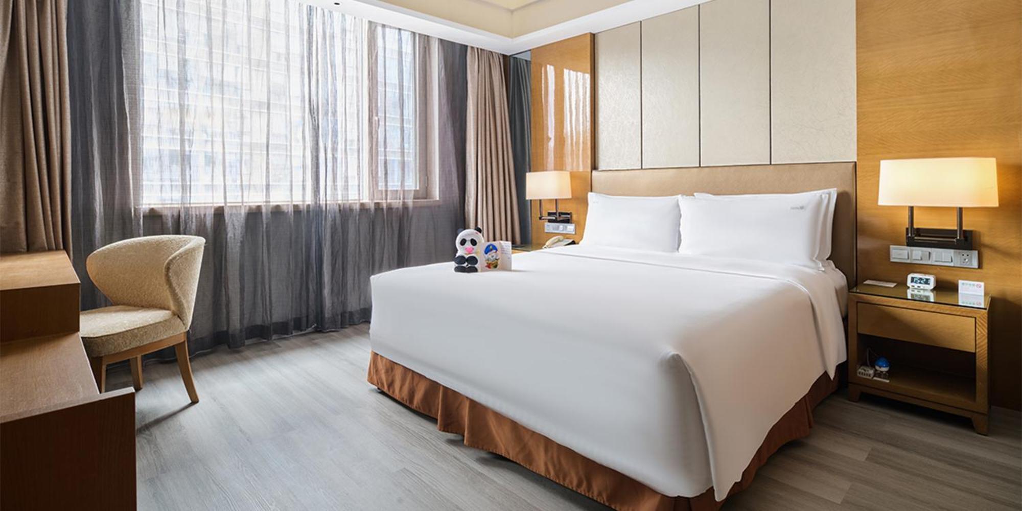 Family Suite for 4 Guests (3 BedsSmart in-room control with screen-casting function)