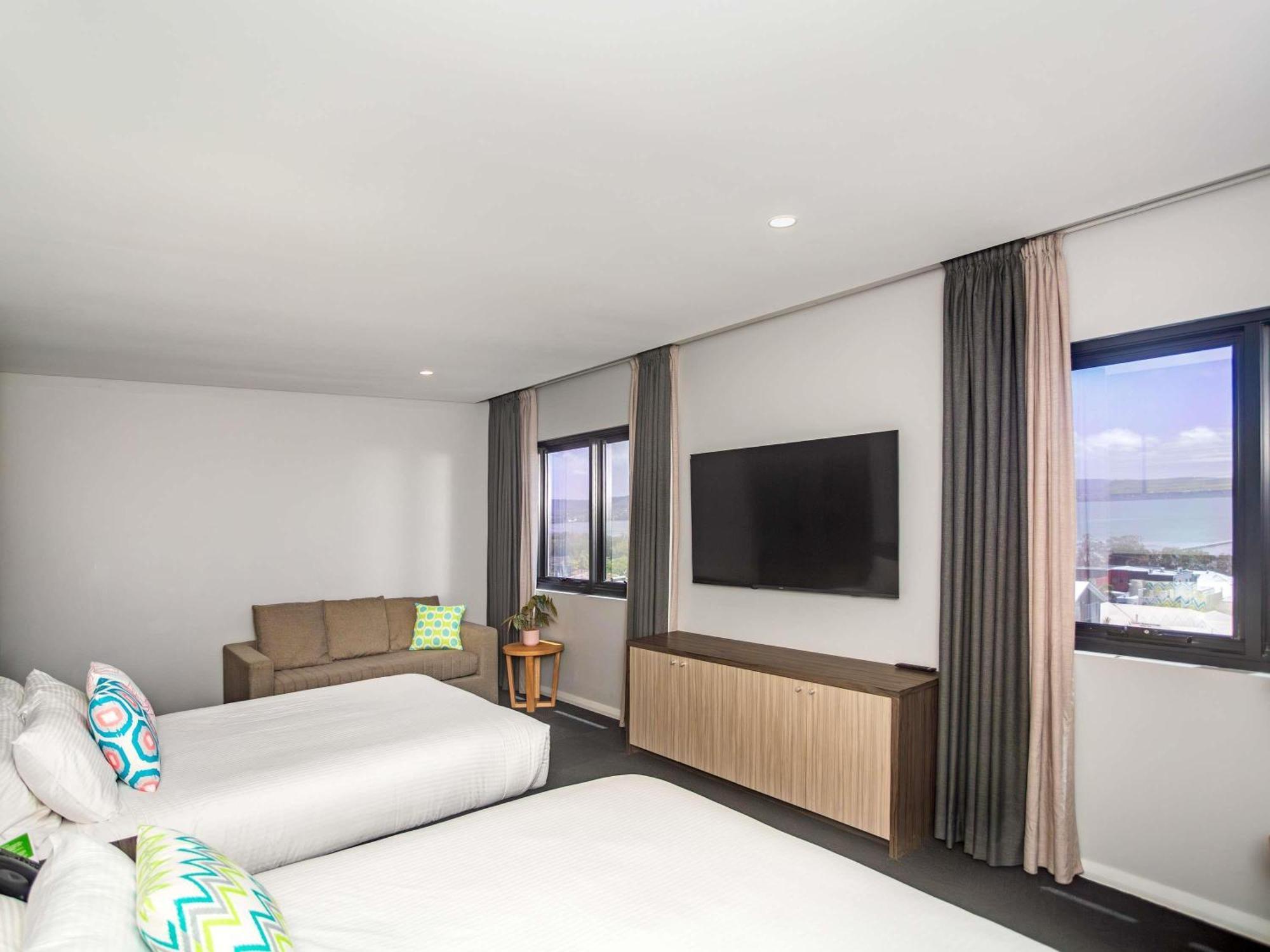 Superior King Room with Sofa