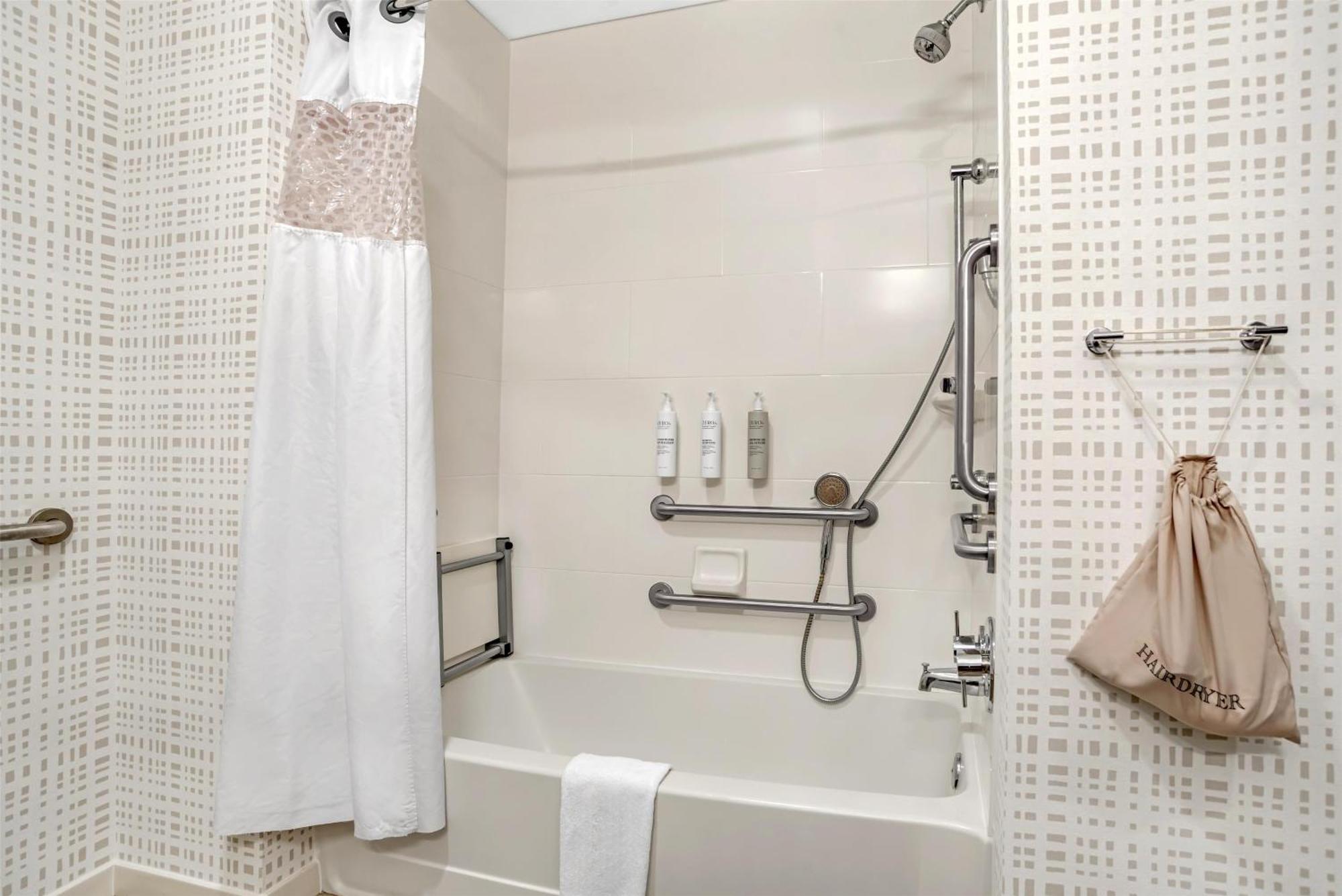 King Room Accessible Tub Mobility Hearing Access or Non-Smoking