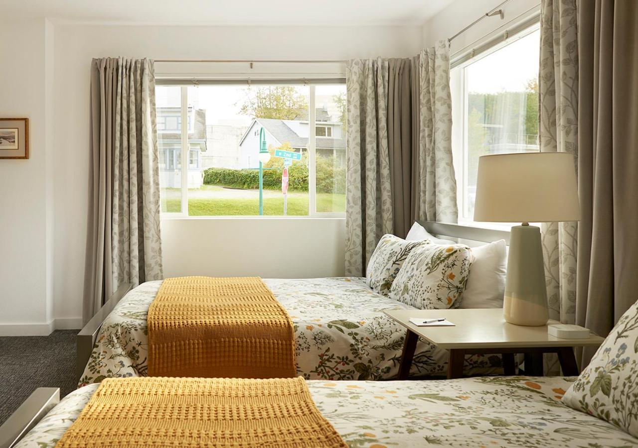 Double Queen Room
