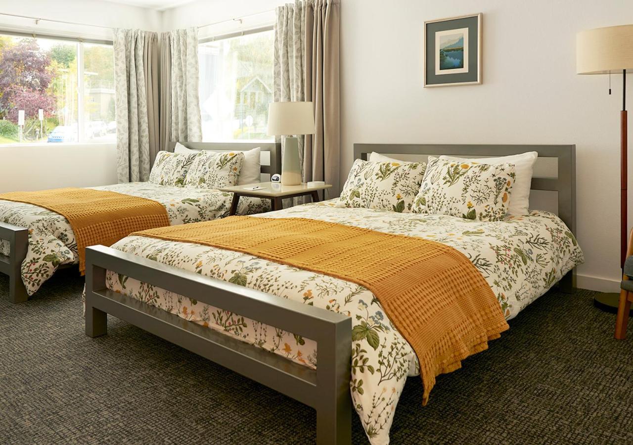 Double Queen Room
