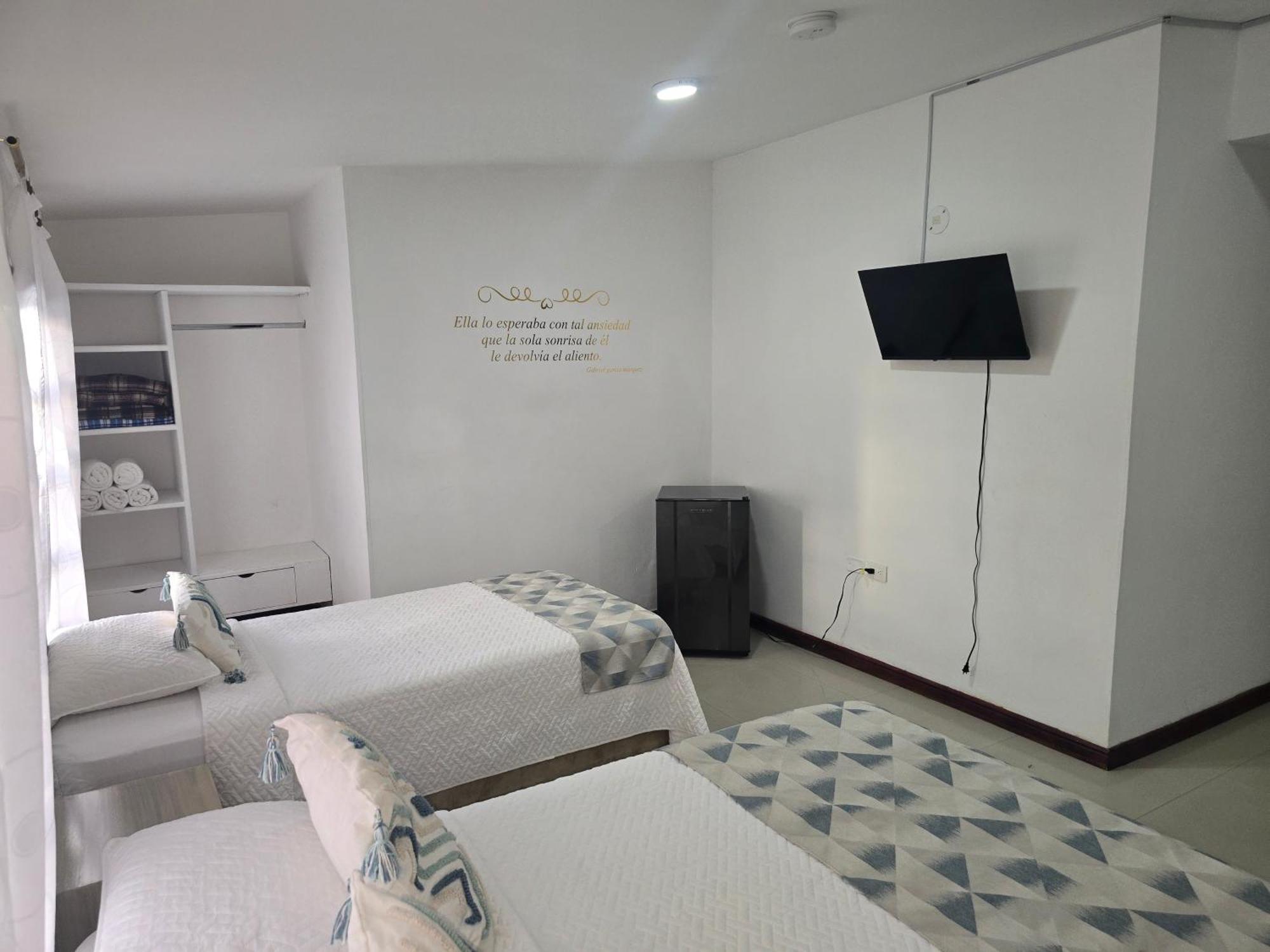 Family Room,1705030935:JPEG