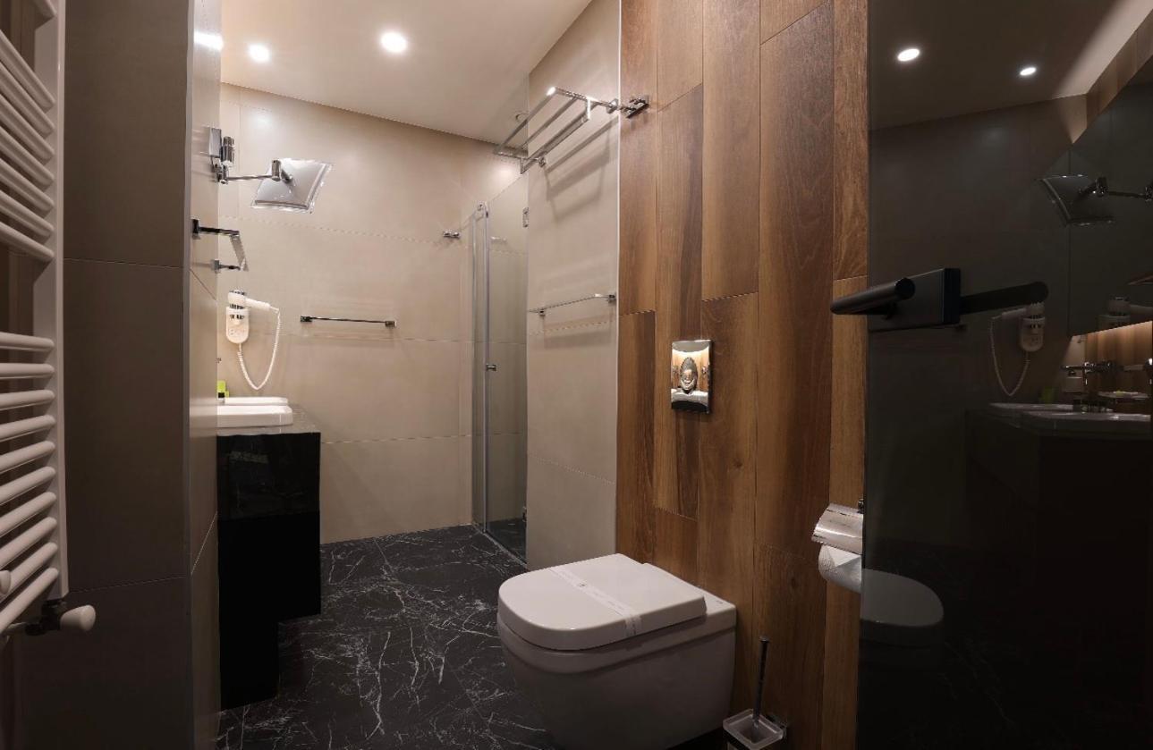 The Skyview Suite